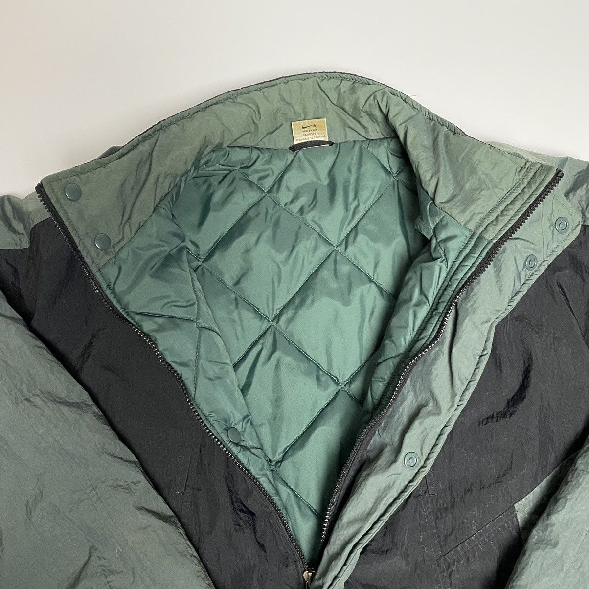 Nike Vintage Y2K 90s Rare Green Nike Winter Jacket XL Size US XL / EU 56 / 4 - 2 Thumbnail
