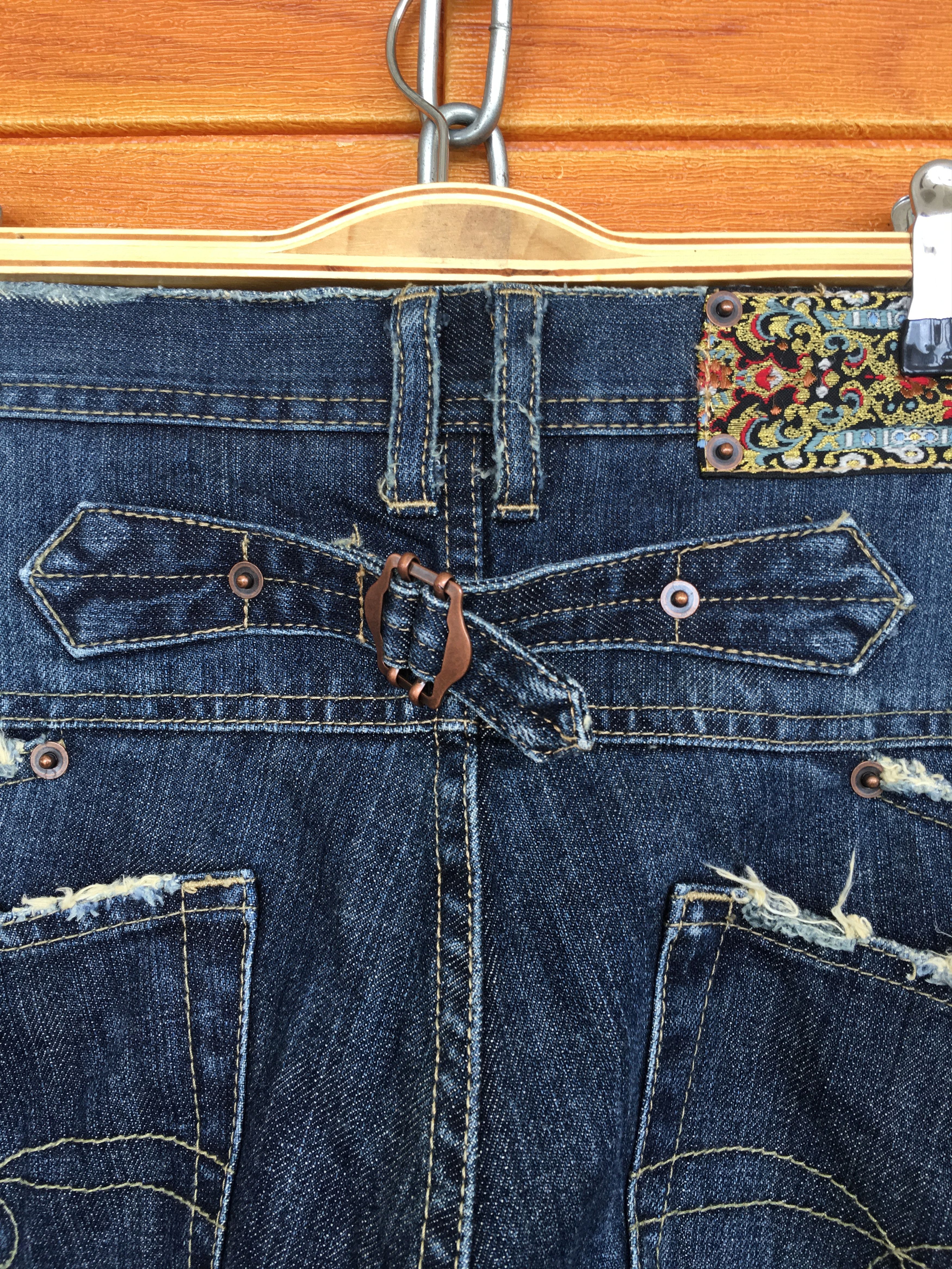 Japanese Brand Japanese Brand Buckle Back Distressed Denim Jeans Size US 31 - 13 Thumbnail