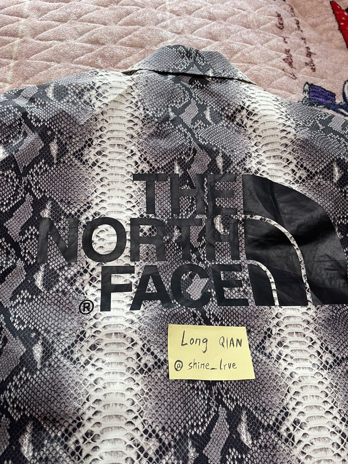 Supreme × The North Face Supreme tnf the north face snakeskin taped seam coach Jacket Size US M / EU 48-50 / 2 - 7 Thumbnail