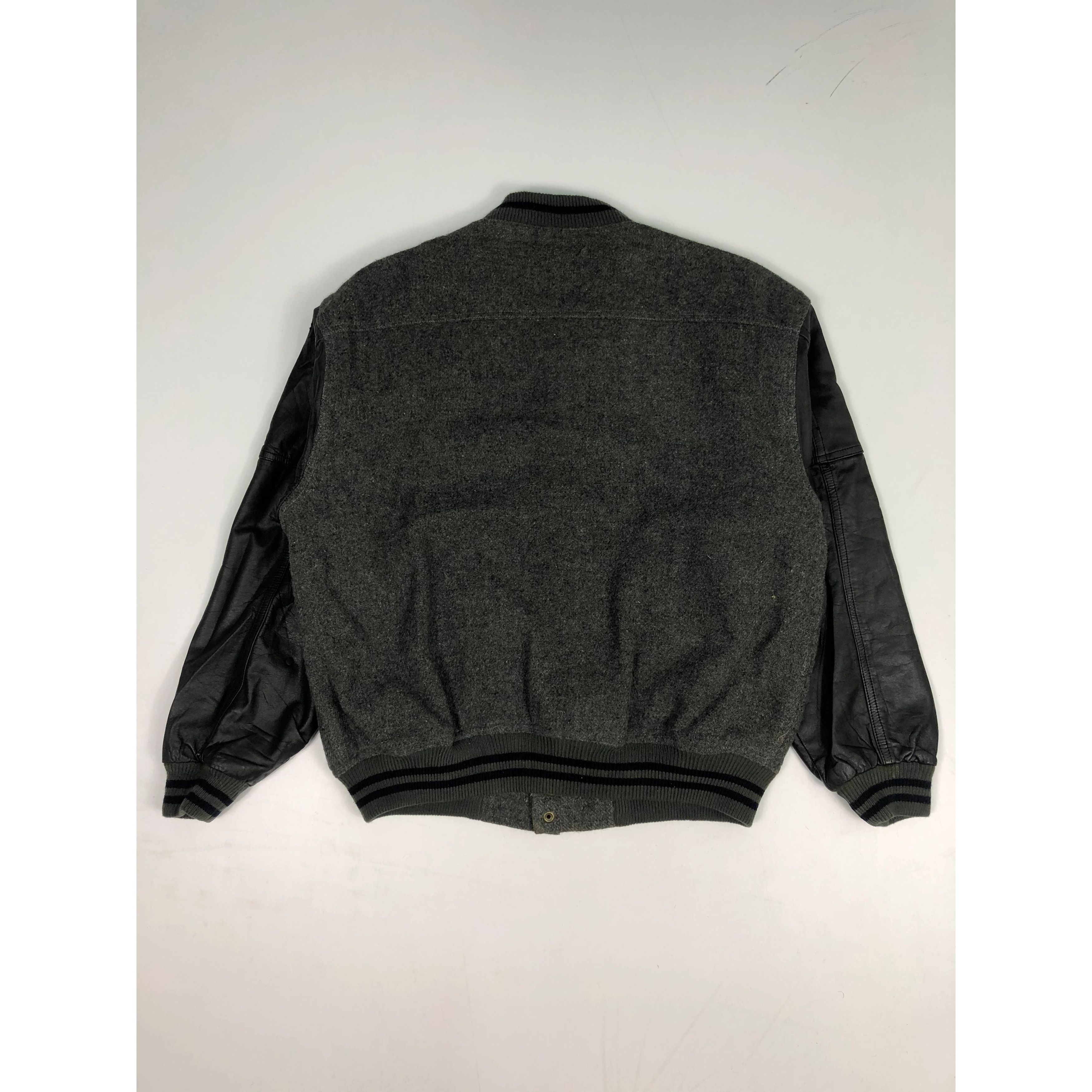 Japanese Brand Vintage Leather Varsity Jacket Japanese Brand V0046 Size US L / EU 52-54 / 3 - 3 Thumbnail