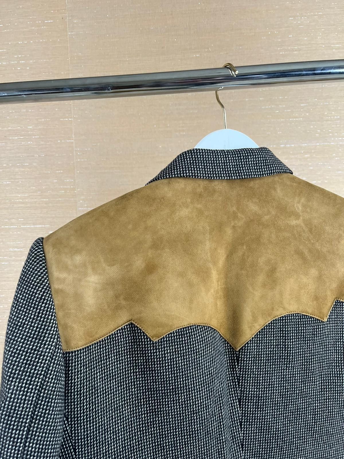 Celine Veste Classic Micro Tweed With Suede Shoulder Embroidery Size US M / EU 48-50 / 2 - 9 Thumbnail