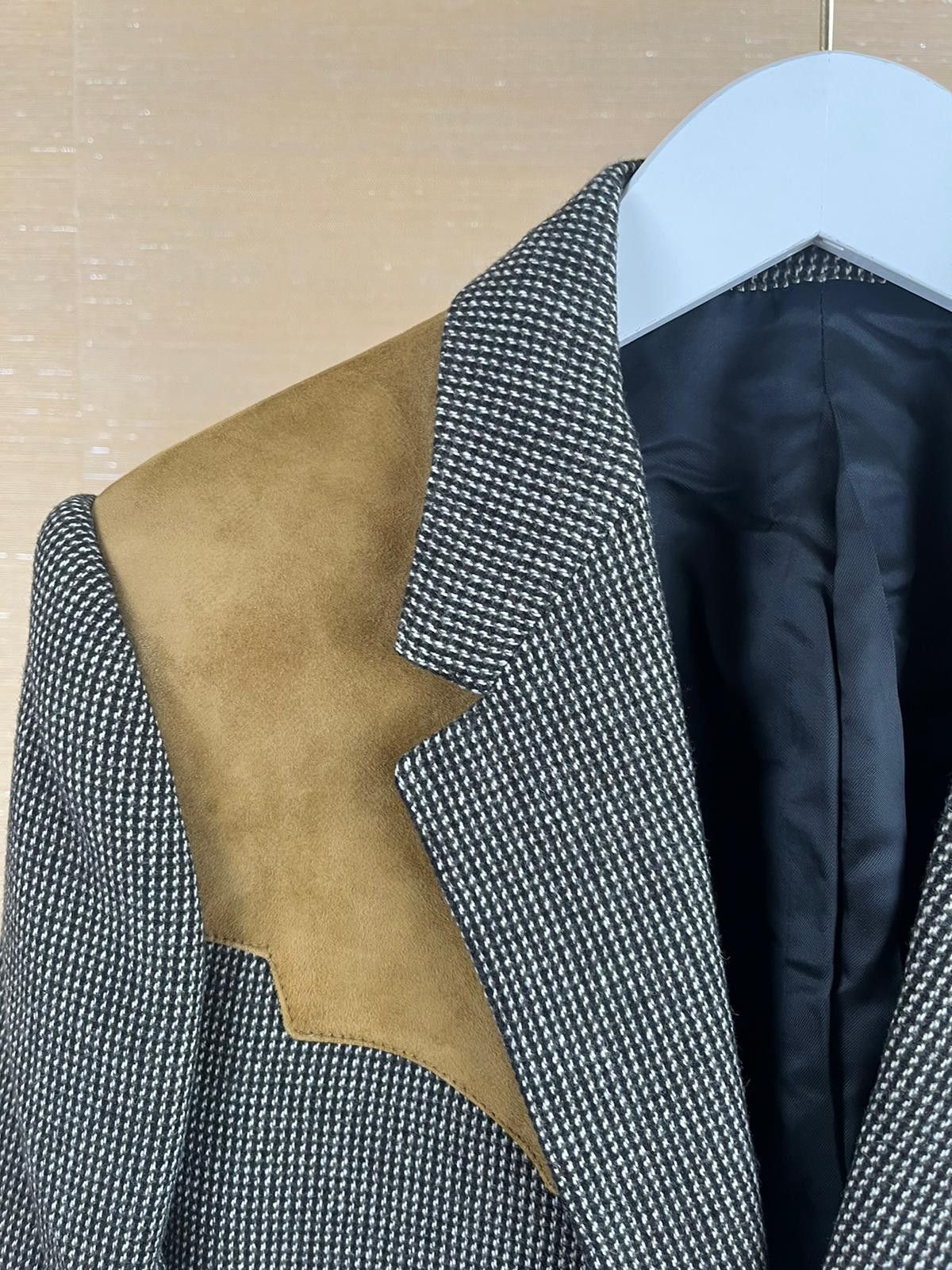 Celine Veste Classic Micro Tweed With Suede Shoulder Embroidery Size US M / EU 48-50 / 2 - 2 Thumbnail