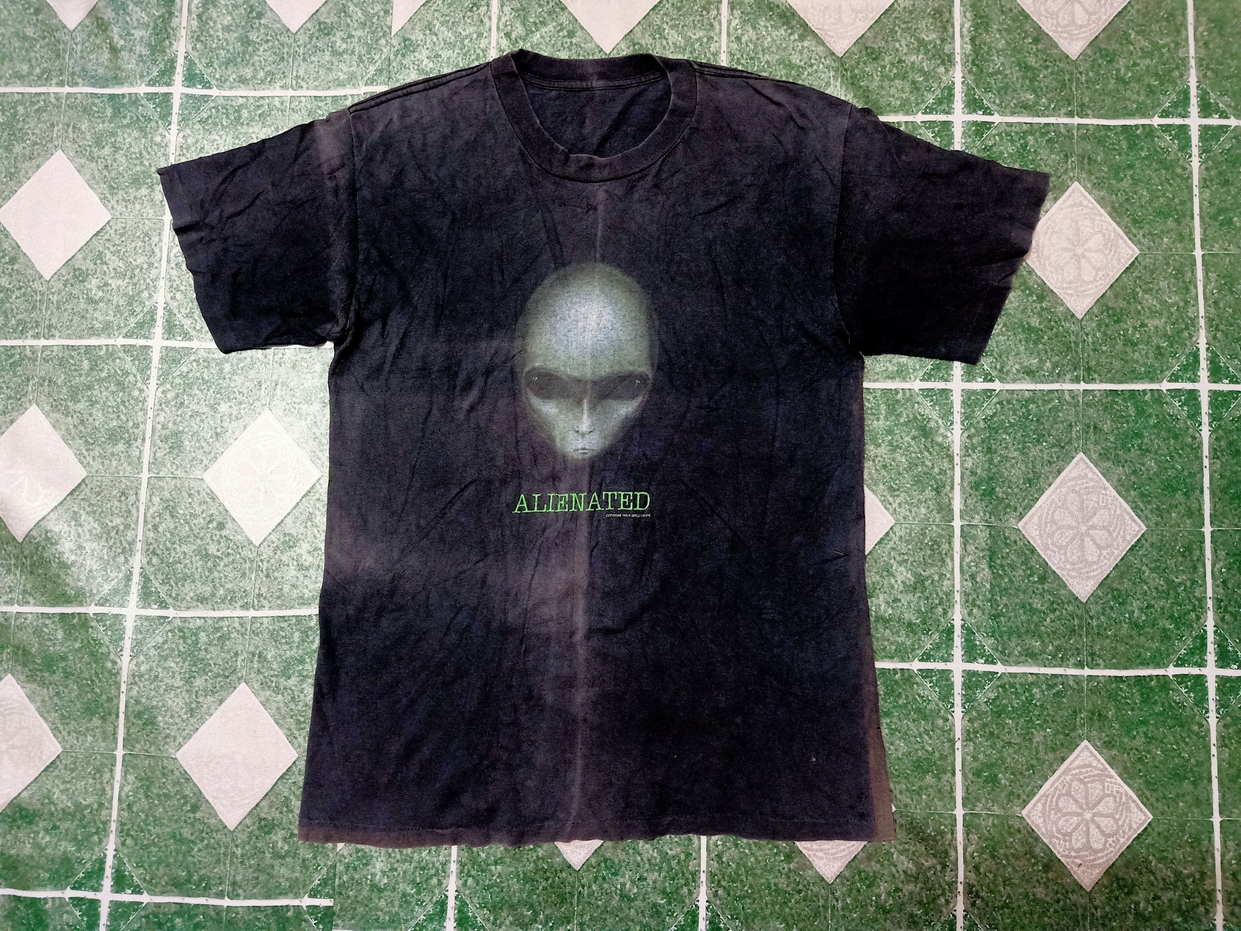 Alien Workshop Sunfaded Distressed Thrashed Alien Workshop ©1995 t shirt Size US L / EU 52-54 / 3 - 1 Thumbnail