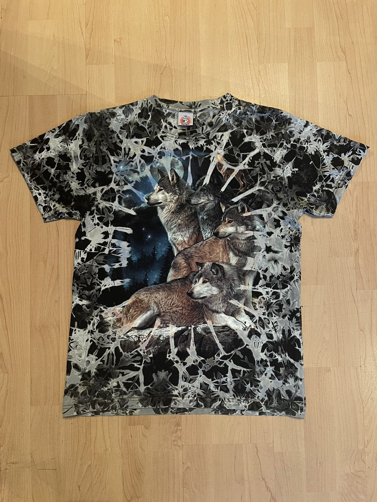 Vintage Vintage 90s Tie dye Wolf t-shirt Size US M / EU 48-50 / 2 - 1 Thumbnail