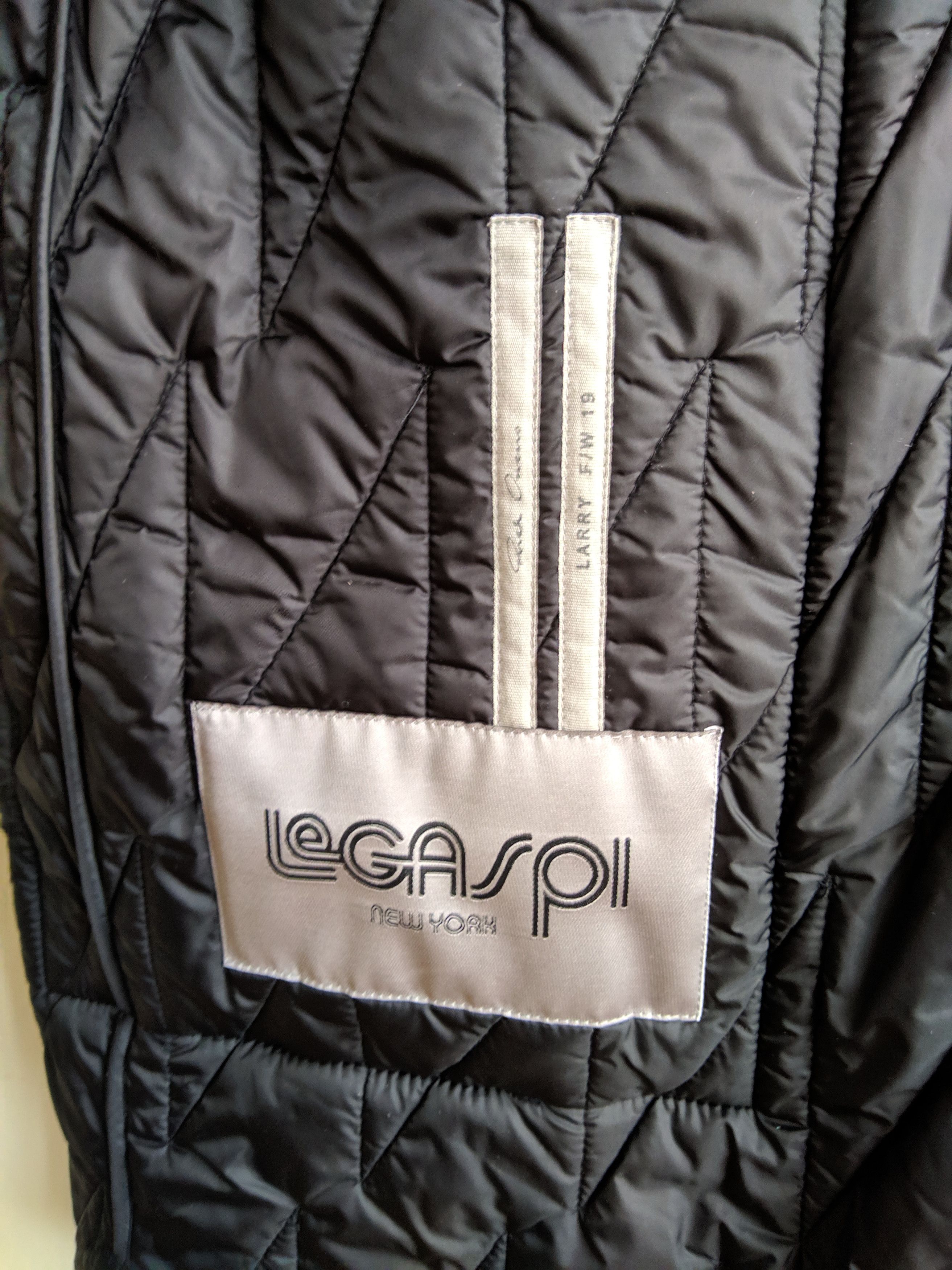 Rick Owens BNWT RICK OWENS FW19 LARRY RUNWAY QUILTED LINER PEACOAT Size US M / EU 48-50 / 2 - 6 Thumbnail