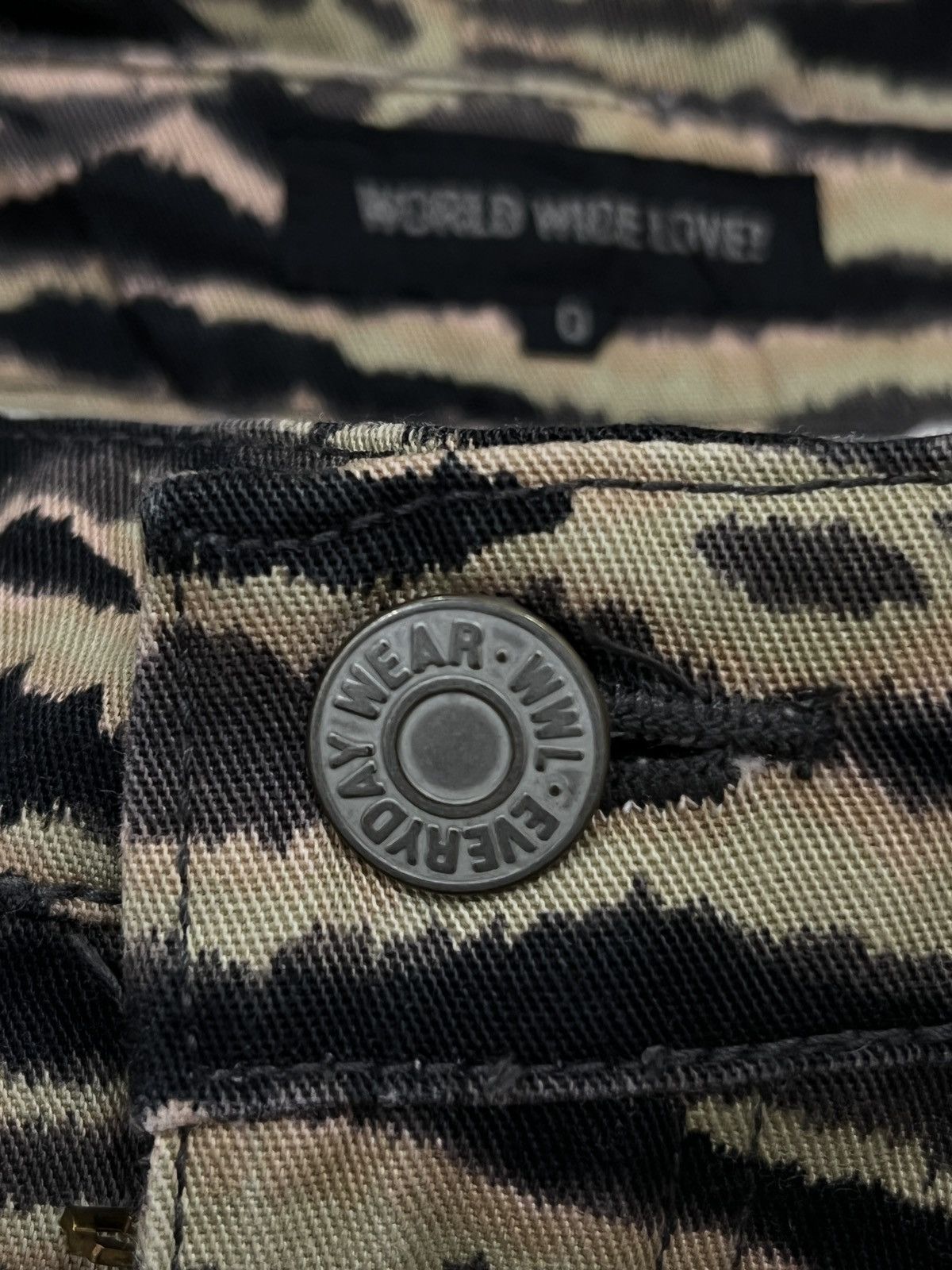 Hypebeast × Japanese Brand (Nnn). WORLD WIDE LOVE! JAPANESE HYPEBEAST SKIRT Size 27" / US 4 / IT 40 - 12 Thumbnail