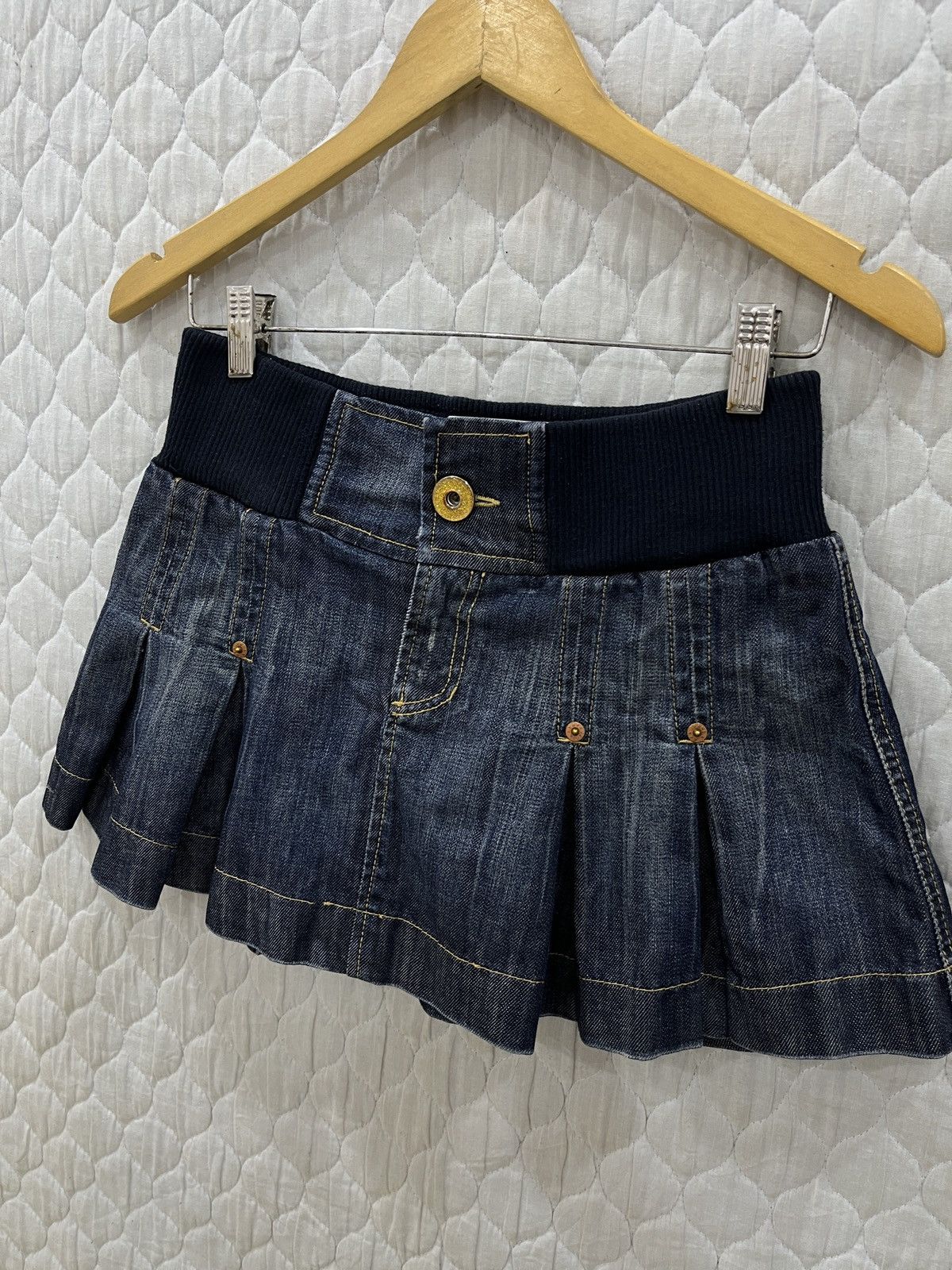 Hypebeast (Nnn). TRF DENIM RULES HYPEBEAST SKIRT Size 26" / US 2 / IT 38 - 2 Thumbnail
