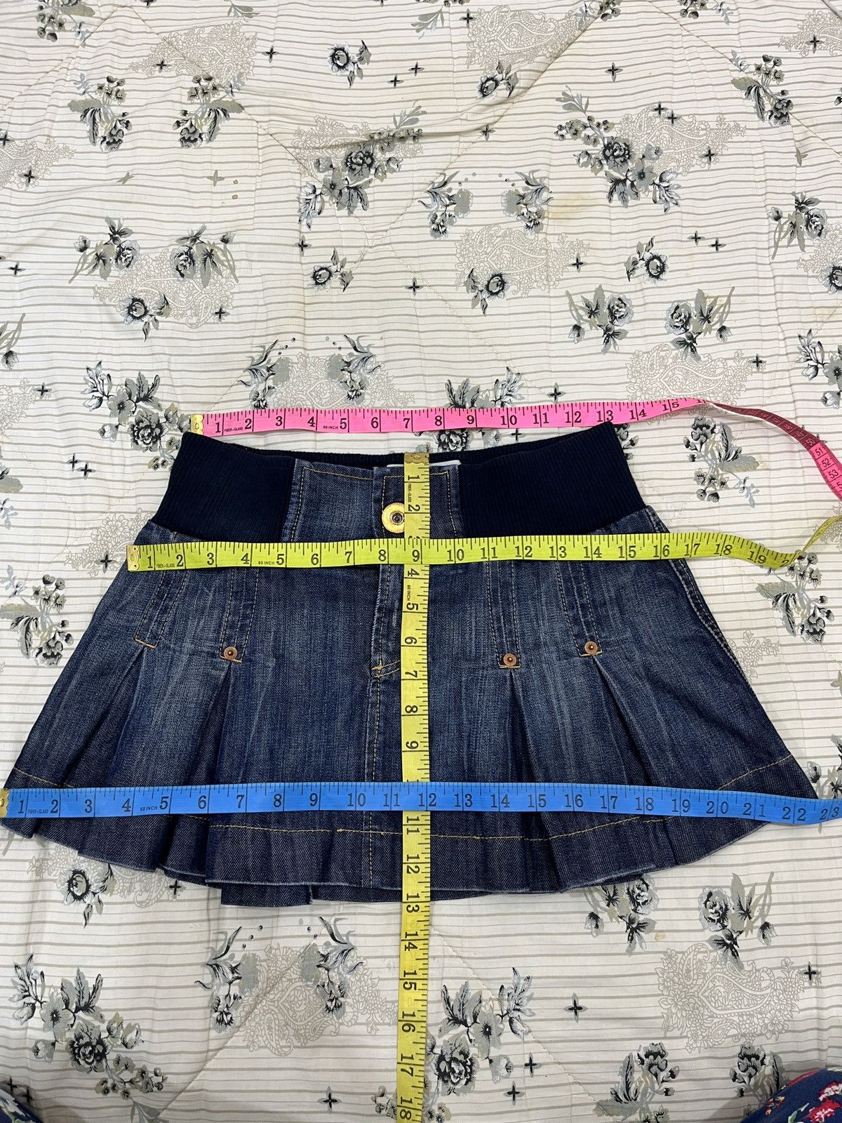 Hypebeast (Nnn). TRF DENIM RULES HYPEBEAST SKIRT Size 26" / US 2 / IT 38 - 11 Thumbnail