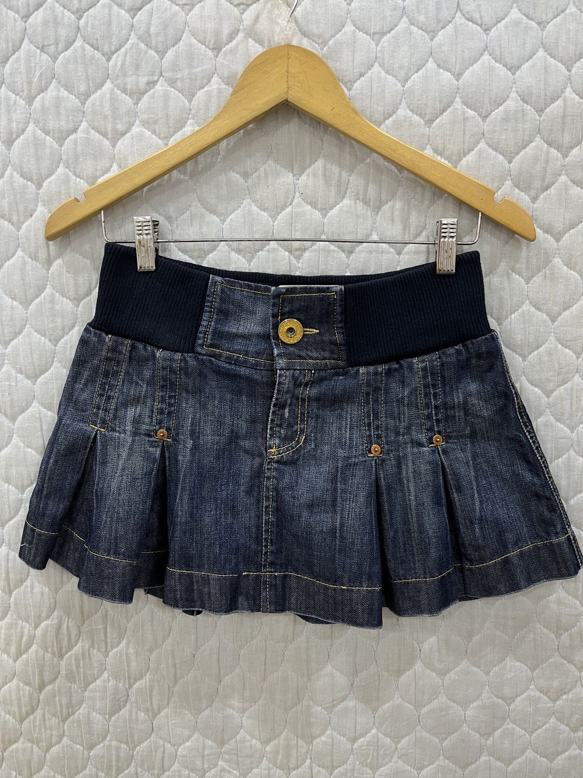 Hypebeast (Nnn). TRF DENIM RULES HYPEBEAST SKIRT Size 26" / US 2 / IT 38 - 1 Thumbnail