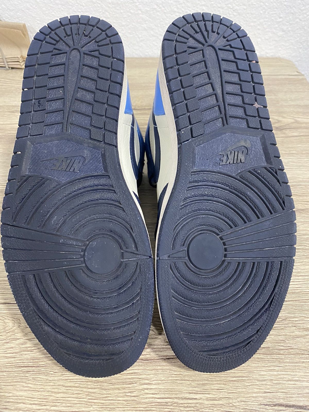 Jordan Brand Jordan 1 Obsidian Size US 10.5 / EU 43-44 - 7 Thumbnail