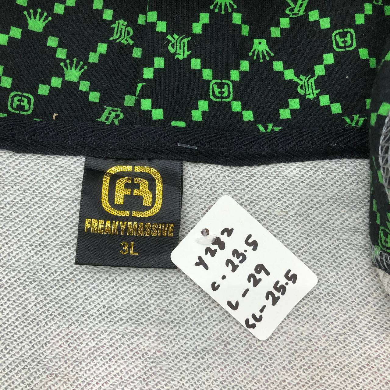 Massive Y282 JAPAN FREAKY MASSIVE FREAKISH FELLOWS HOODIE Size US XXL / EU 58 / 5 - 14 Thumbnail