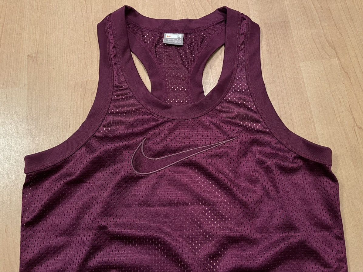 Nike × Vintage 🏀 Nike vintage Y2K 2008 mesh big swoosh tank top Size L / US 10 / IT 46 - 2 Thumbnail