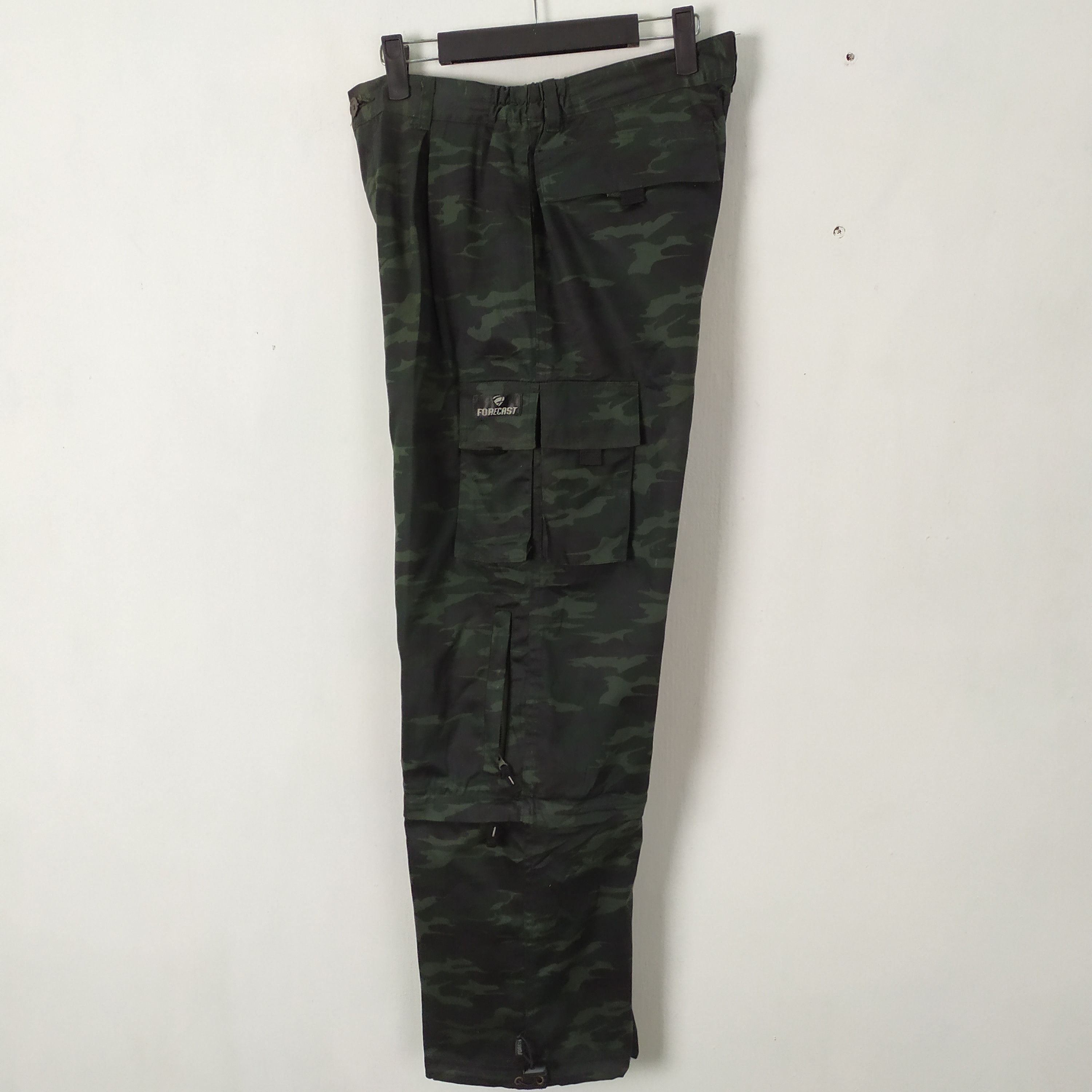 Japanese Brand 9 POCKET FORECAST CAMO CARGO PANTS Size US 30 / EU 46 - 11 Thumbnail