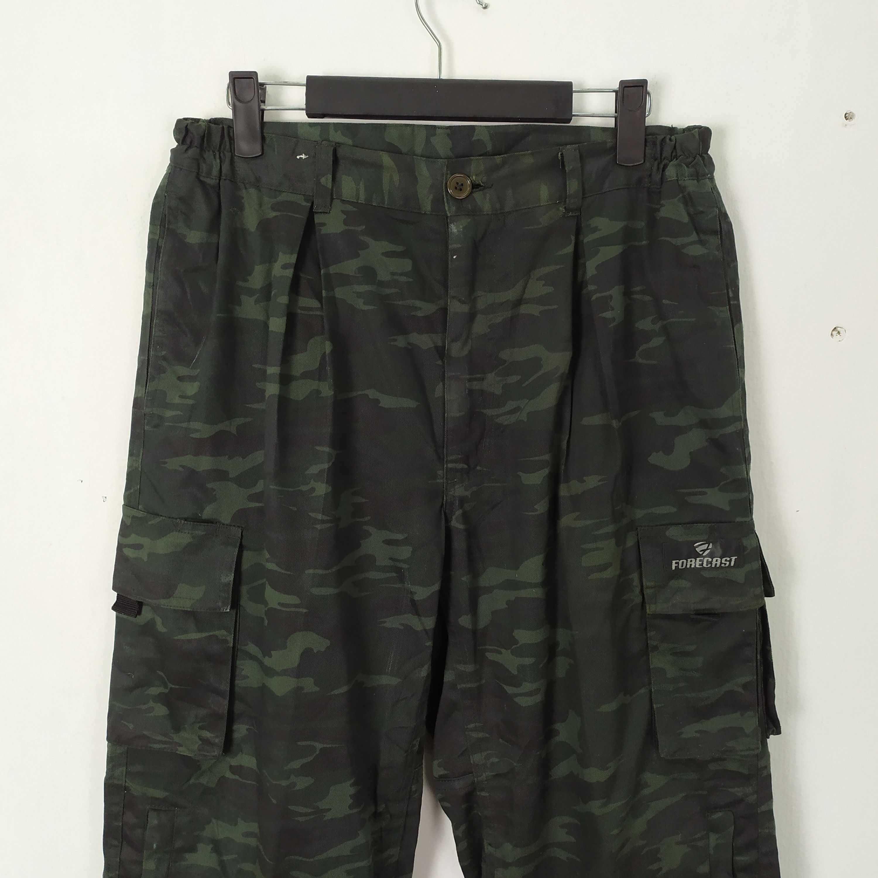Japanese Brand 9 POCKET FORECAST CAMO CARGO PANTS Size US 30 / EU 46 - 3 Thumbnail