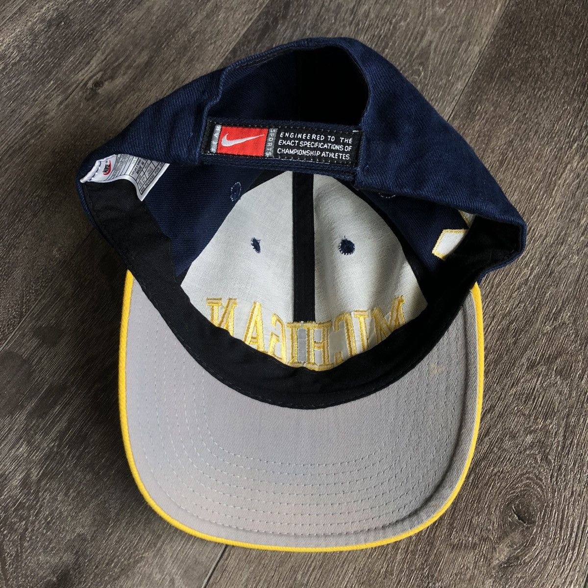 Nike Vintage 2000s Nike University of Michigan Swoosh Team Hat Size ONE SIZE - 5 Thumbnail
