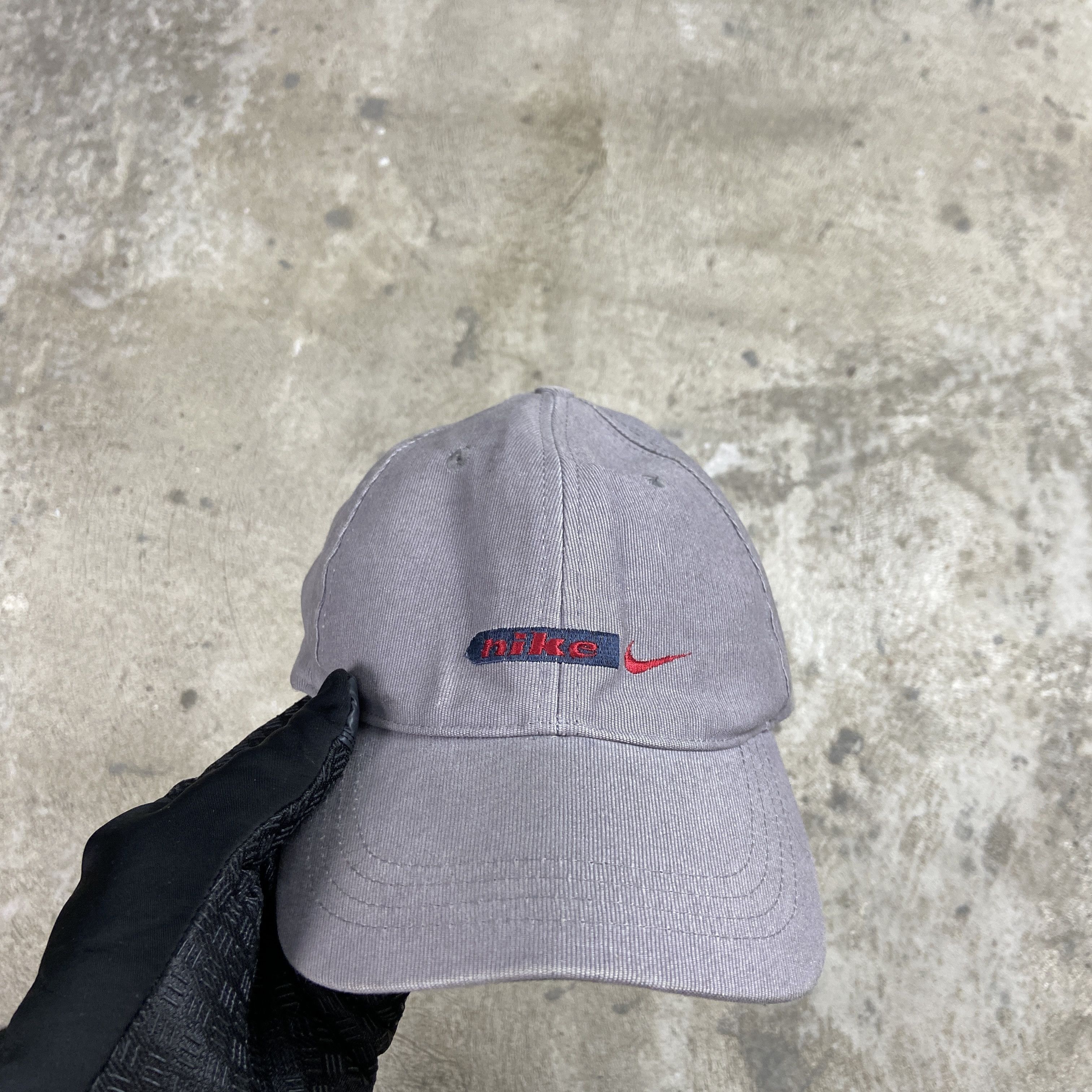 1990s VINTAGE Y2K NIKE CENTER SWOOSH CAP