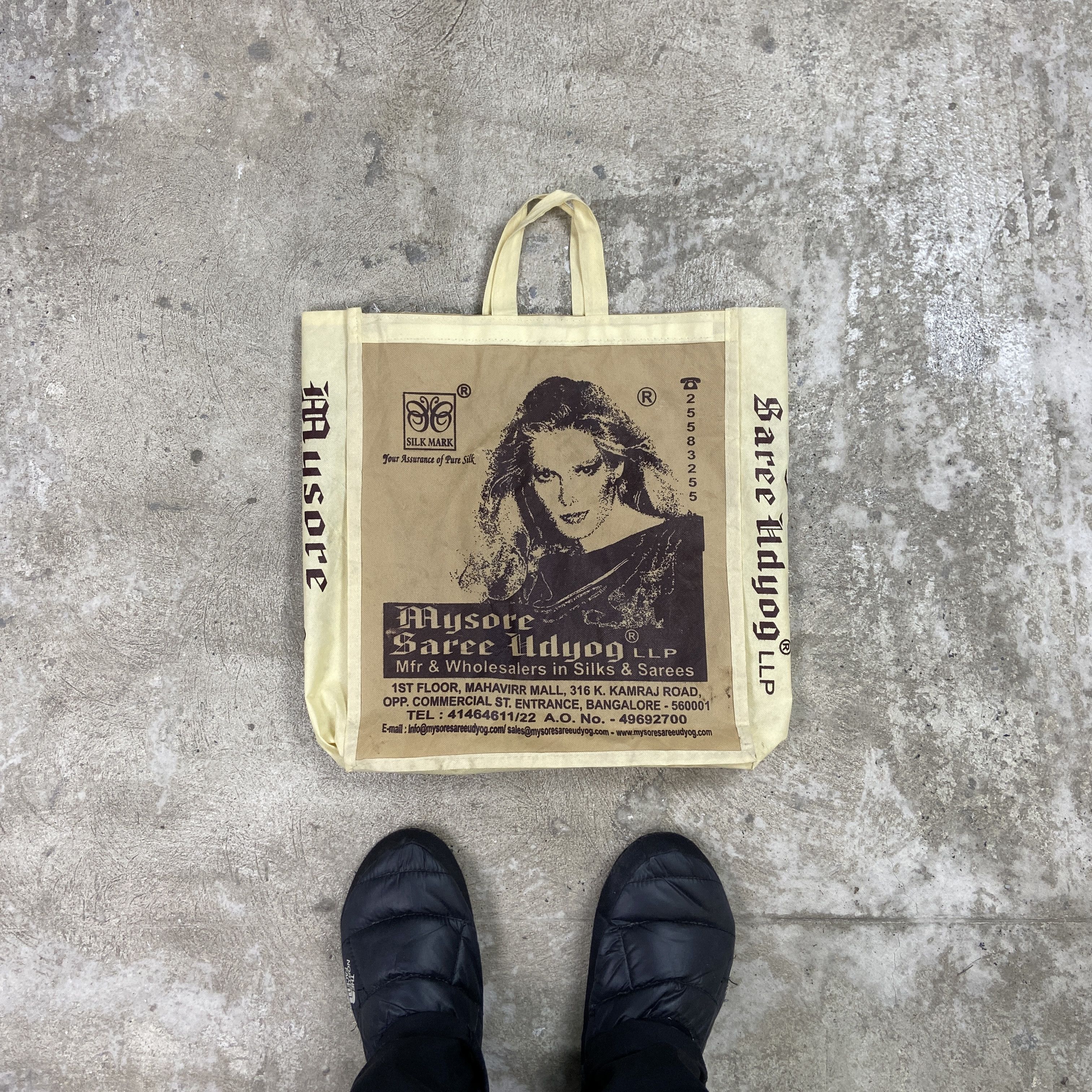 praying Brangelina bag 【タイムセール中】 Designer × Streetwear Praying “Brangelina” Bag | Grailed