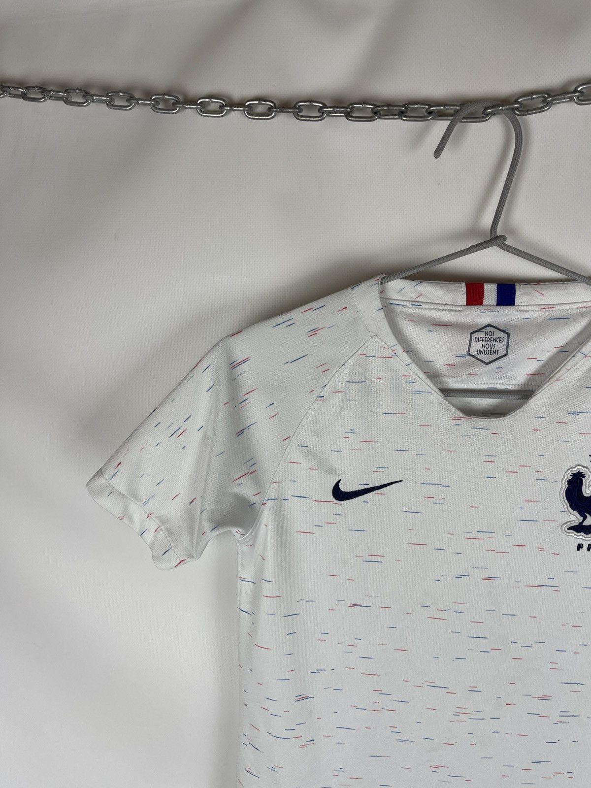 Nike Nike France Kids SS Away Shirt 2018 Soccer jersey Size US XXS / EU 40 - 2 Thumbnail