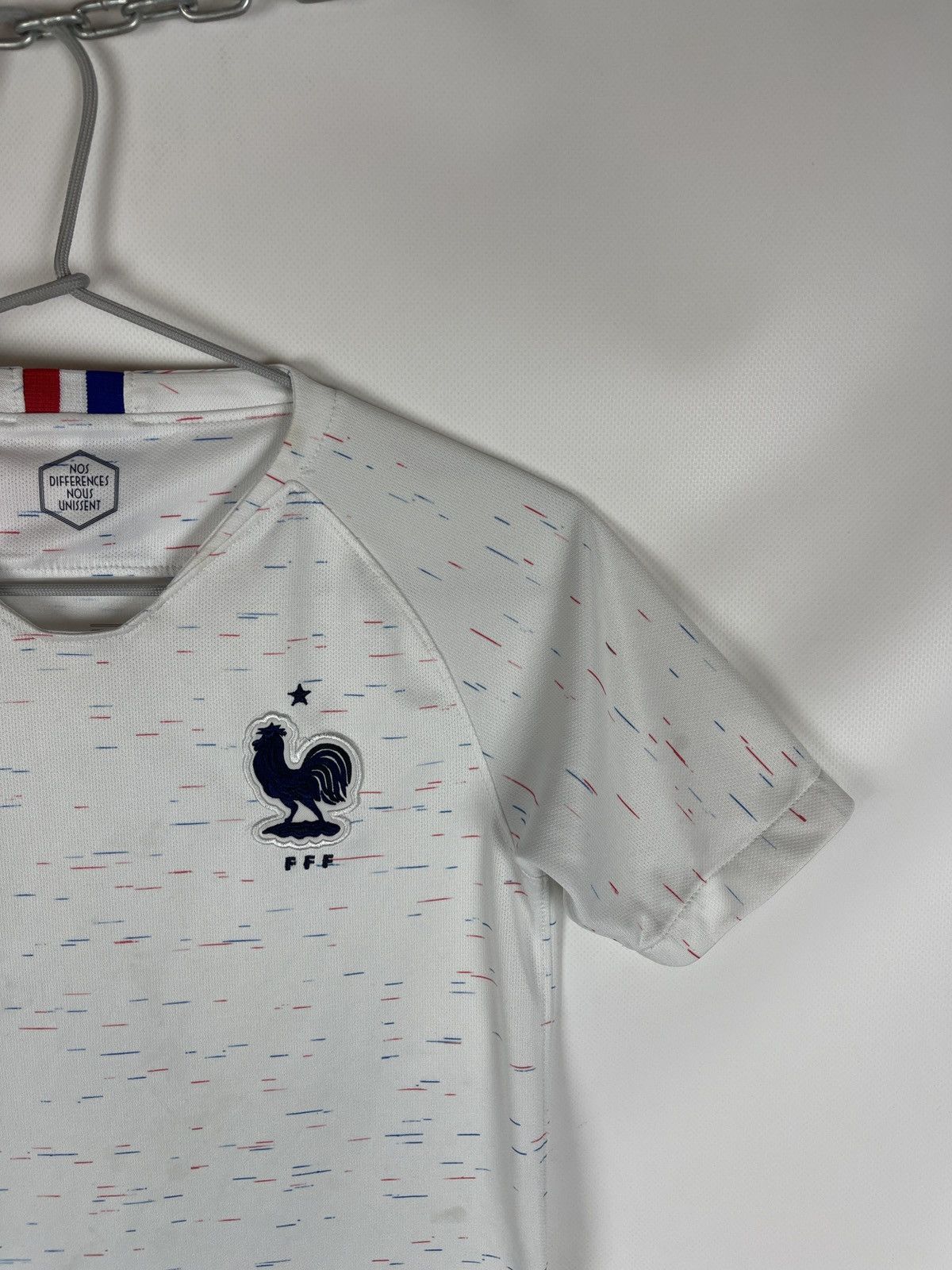 Nike Nike France Kids SS Away Shirt 2018 Soccer jersey Size US XXS / EU 40 - 3 Thumbnail