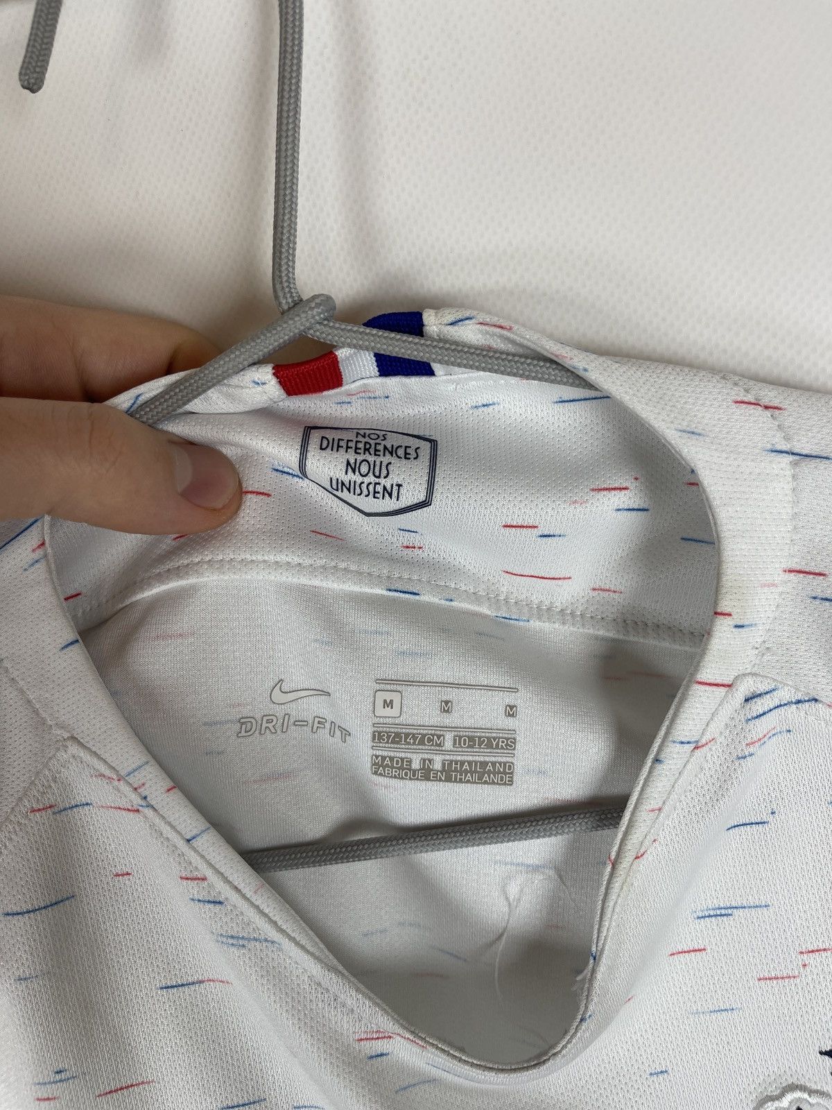 Nike Nike France Kids SS Away Shirt 2018 Soccer jersey Size US XXS / EU 40 - 5 Thumbnail