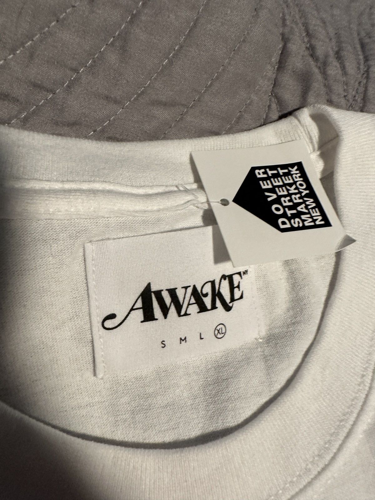 Awake NY Sky High Farm x AwakeNY | Moon Strawberry tee Size US XL / EU 56 / 4 - 4 Thumbnail