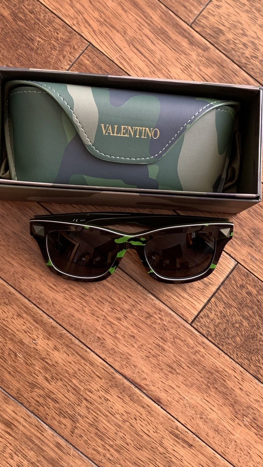 Valentino New Valentino V670SC Sunglasses Camo with Case Size ONE SIZE - 5 Thumbnail