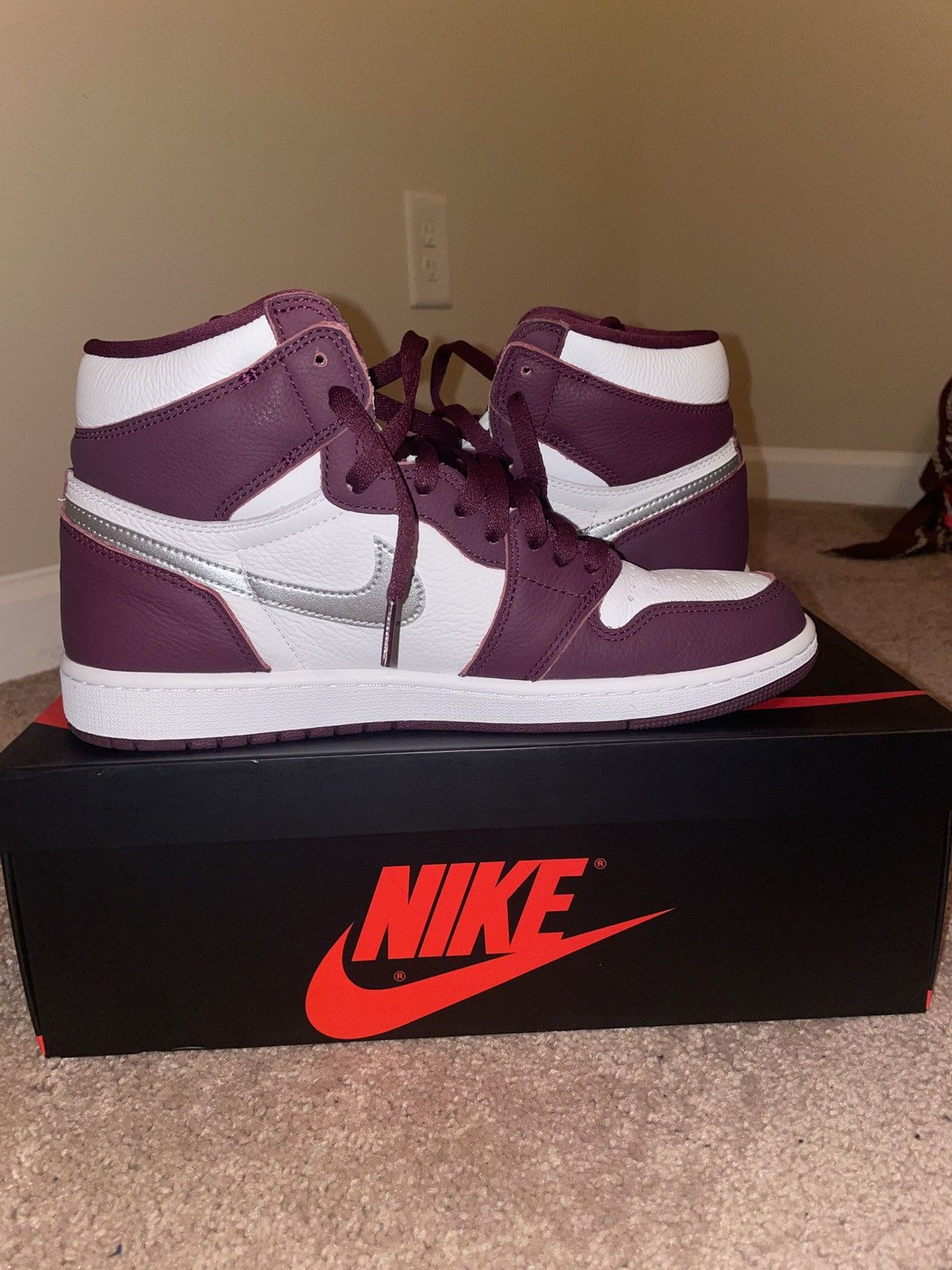 Jordan Brand Air Jordan 1 “Bordeaux” Size US 10 / EU 43 - 7 Thumbnail