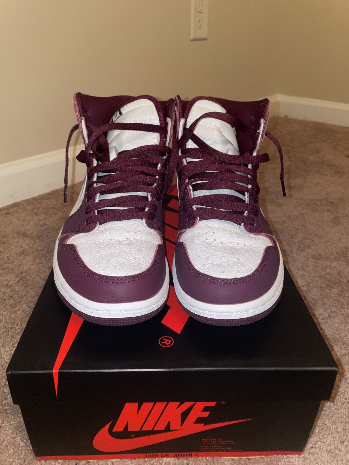 Jordan Brand Air Jordan 1 “Bordeaux” Size US 10 / EU 43 - 4 Thumbnail