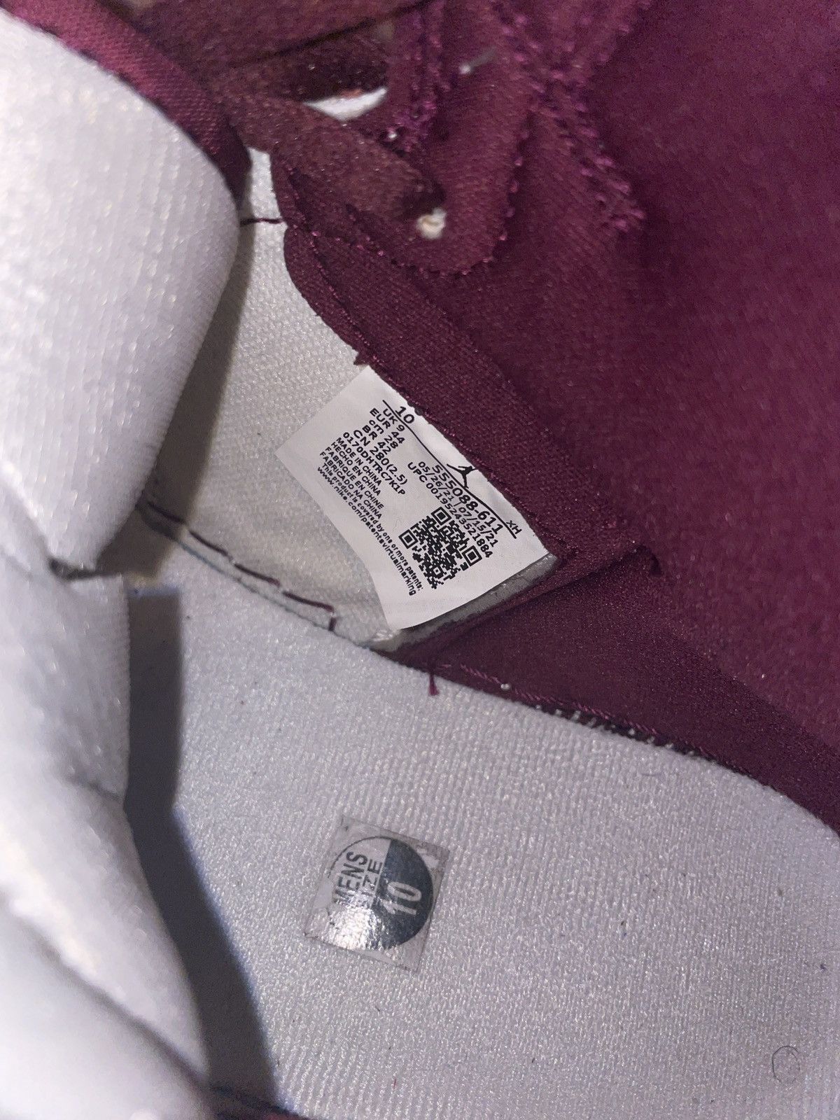 Jordan Brand Air Jordan 1 “Bordeaux” Size US 10 / EU 43 - 9 Thumbnail