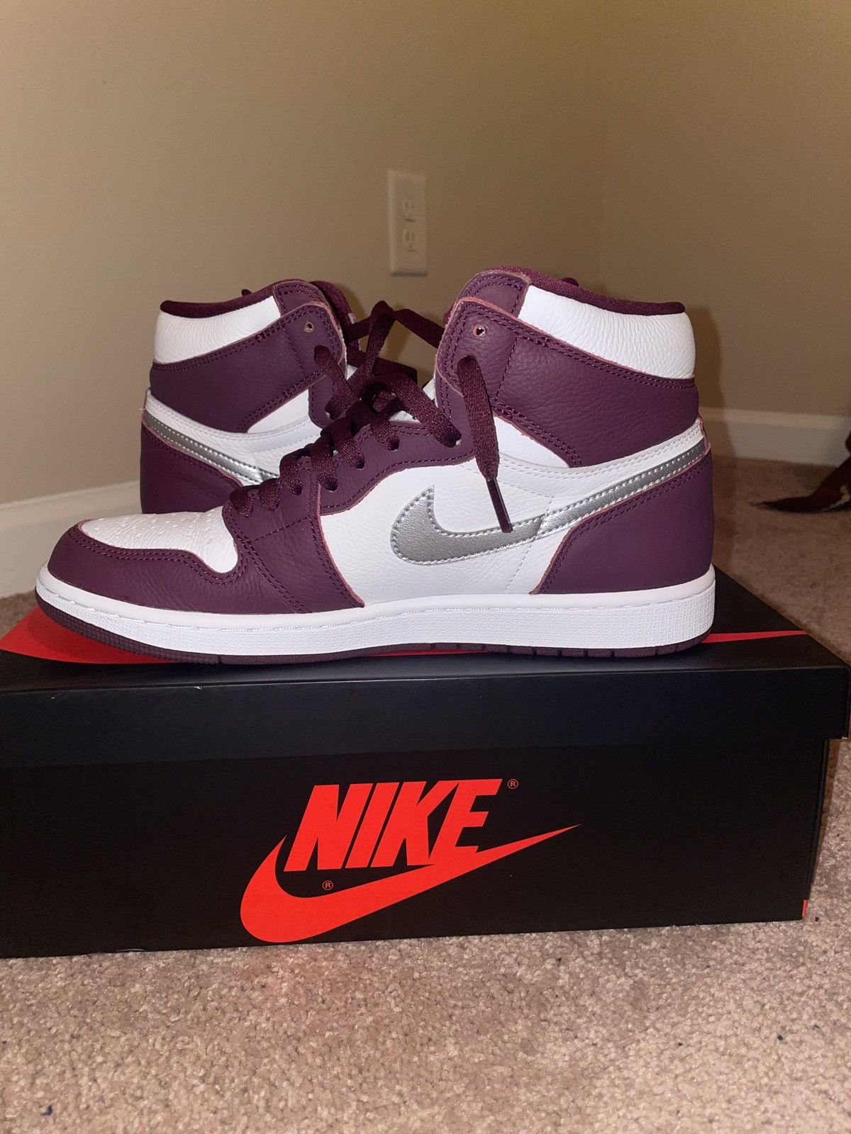 Jordan Brand Air Jordan 1 “Bordeaux” Size US 10 / EU 43 - 6 Thumbnail