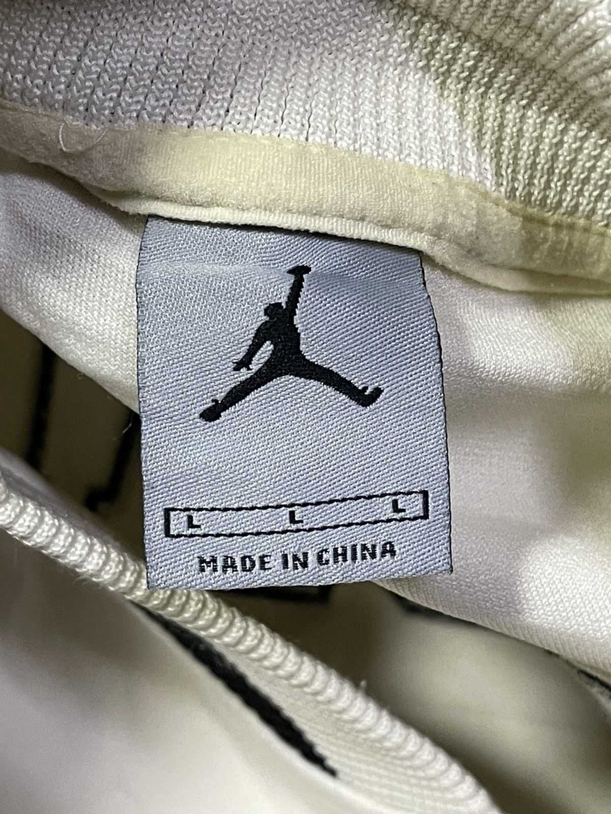 Jordan Brand Vintage Air Jordan Half Button Up Sweatshirt Size US L / EU 52-54 / 3 - 5 Thumbnail