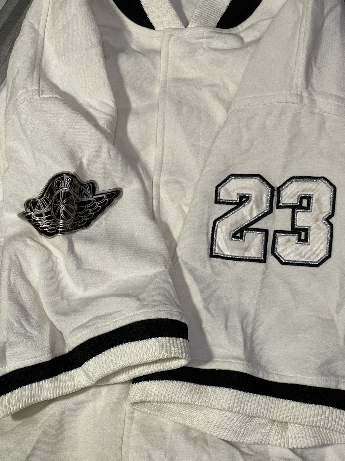 Jordan Brand Vintage Air Jordan Half Button Up Sweatshirt Size US L / EU 52-54 / 3 - 3 Thumbnail