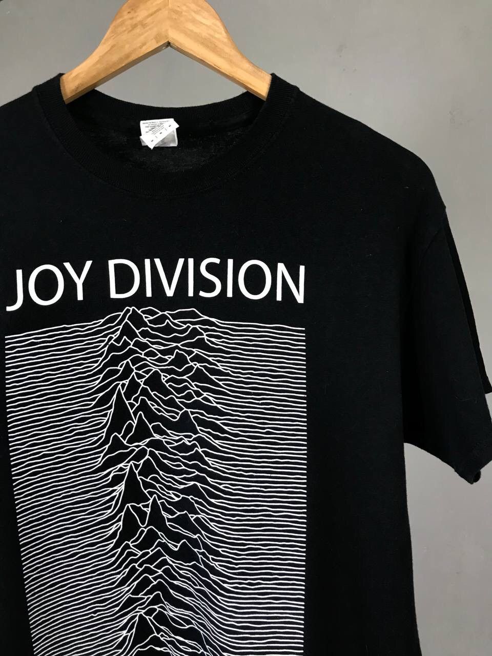 Band Tees Joy Division Unknown Pleasure streetwear art tee Size US M / EU 48-50 / 2 - 2 Thumbnail