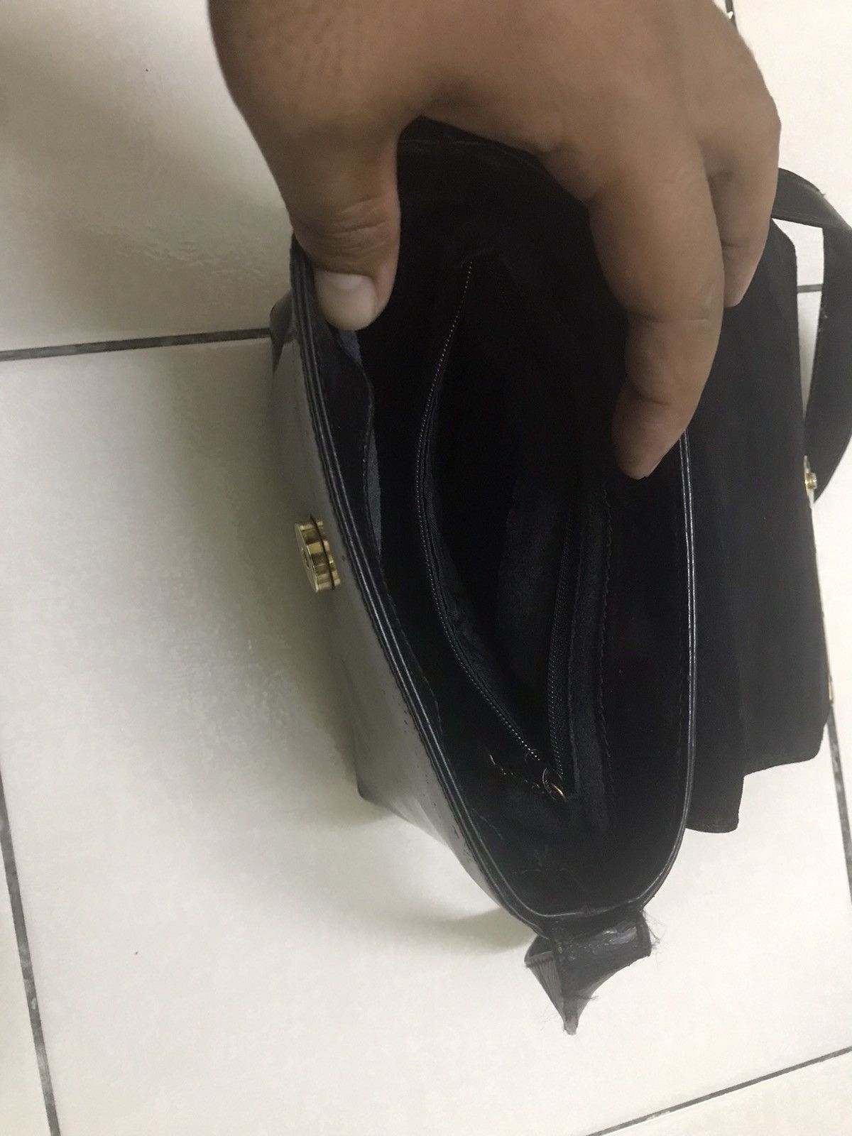 Gucci AUTHENTIC GUCCI SHOULDER BAG BLACK LEATHER Size ONE SIZE - 23 Thumbnail