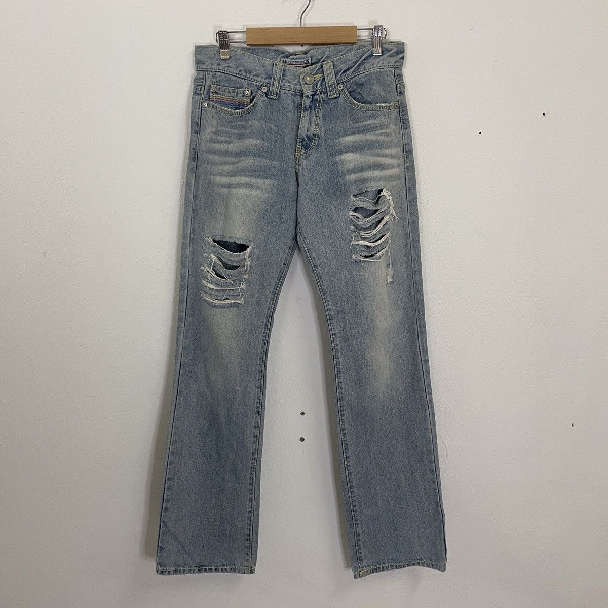 Japanese Brand Vintage Daily Topics Distressed Denim Jeans Size US 31 - 1 Thumbnail