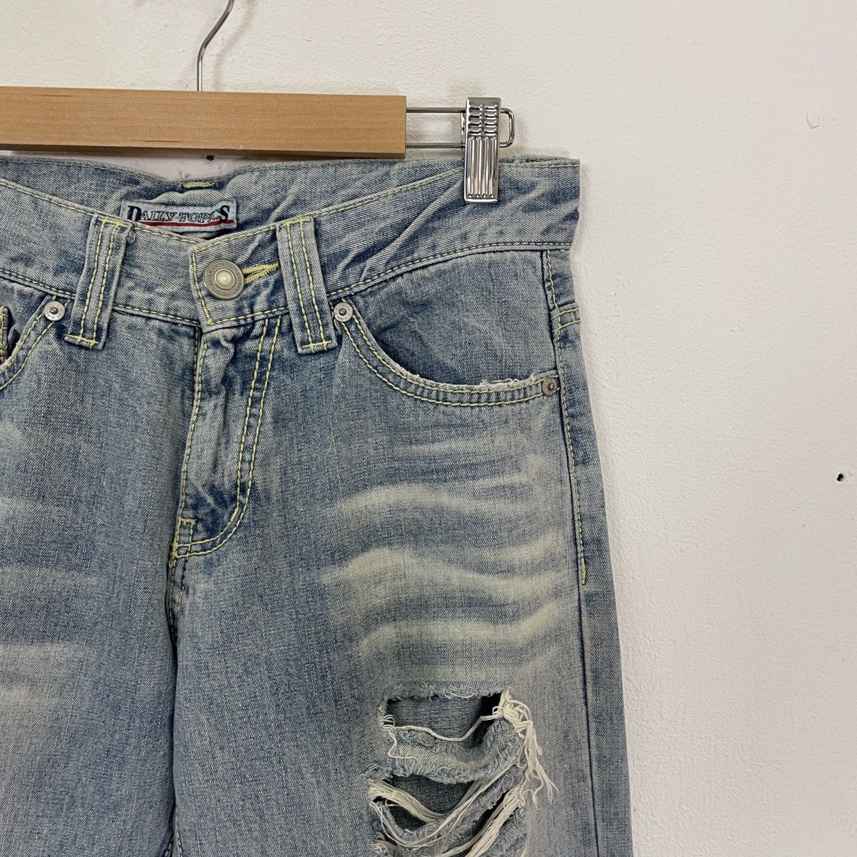 Japanese Brand Vintage Daily Topics Distressed Denim Jeans Size US 31 - 2 Thumbnail