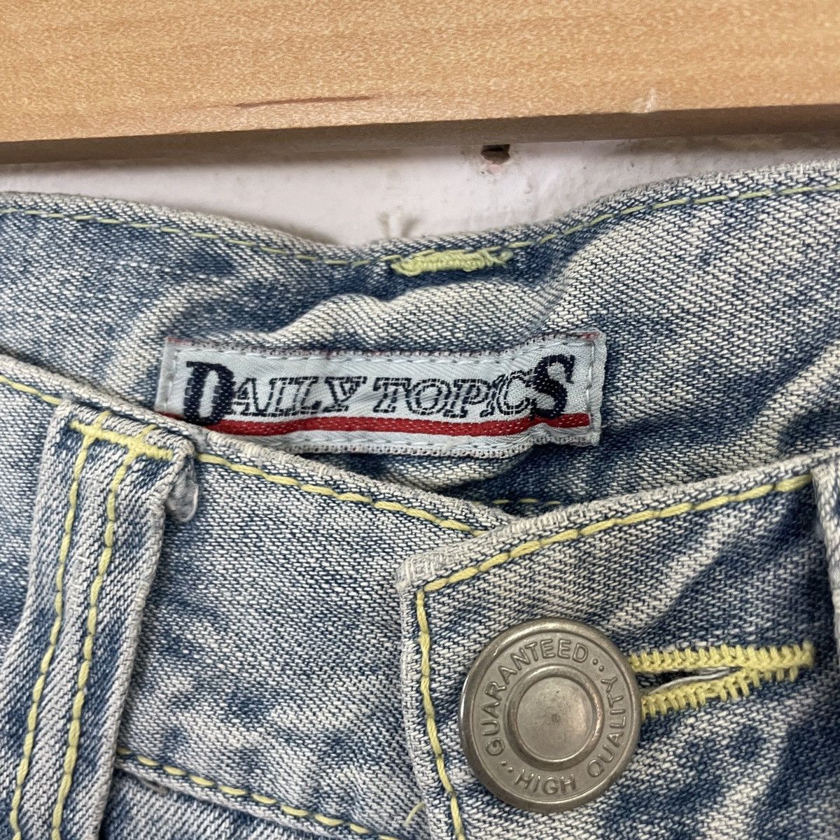 Japanese Brand Vintage Daily Topics Distressed Denim Jeans Size US 31 - 5 Thumbnail