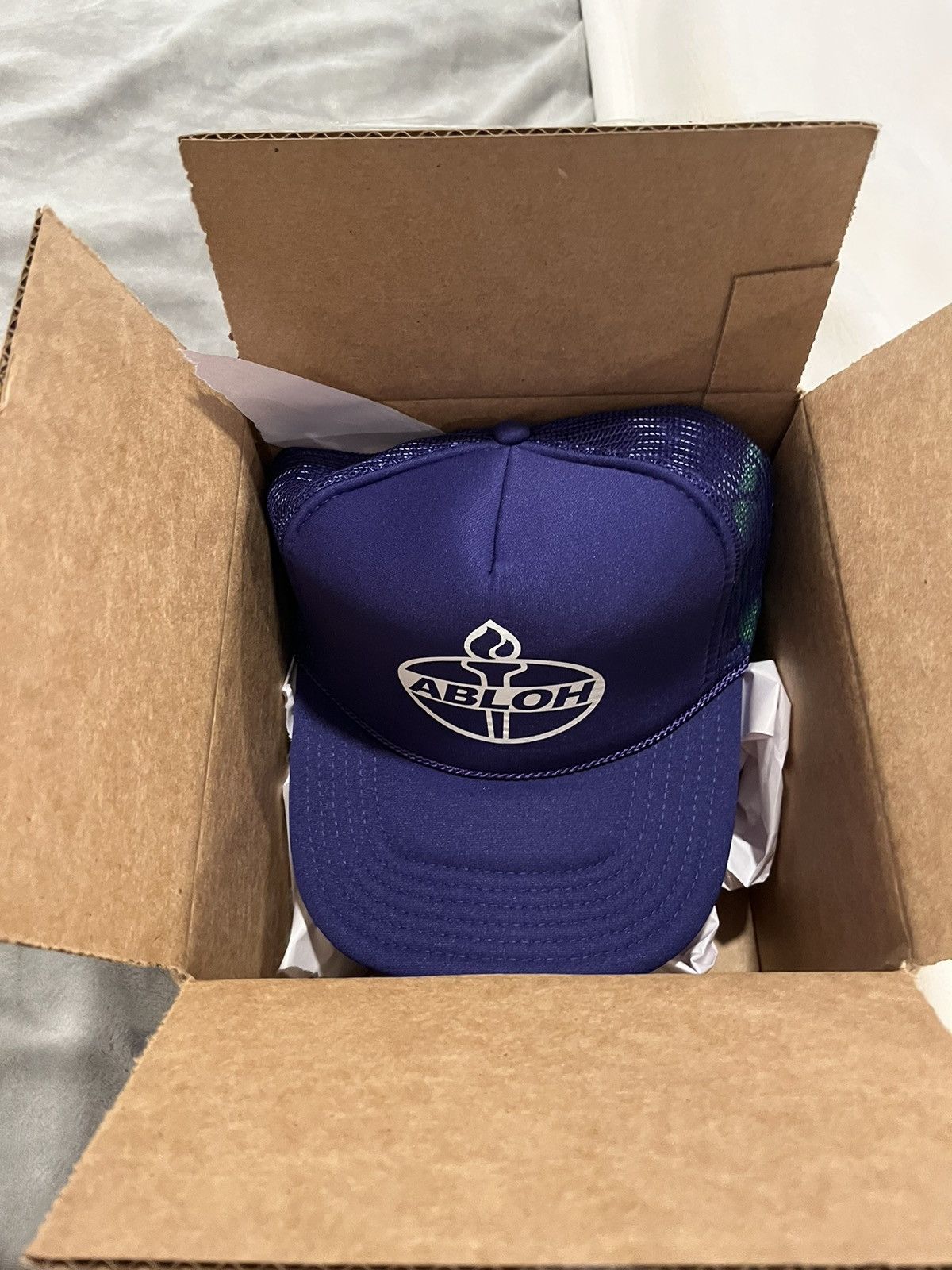 Virgil Abloh Virgil Abloh Torch Hat Purple Brand New Size ONE SIZE - 8 Thumbnail