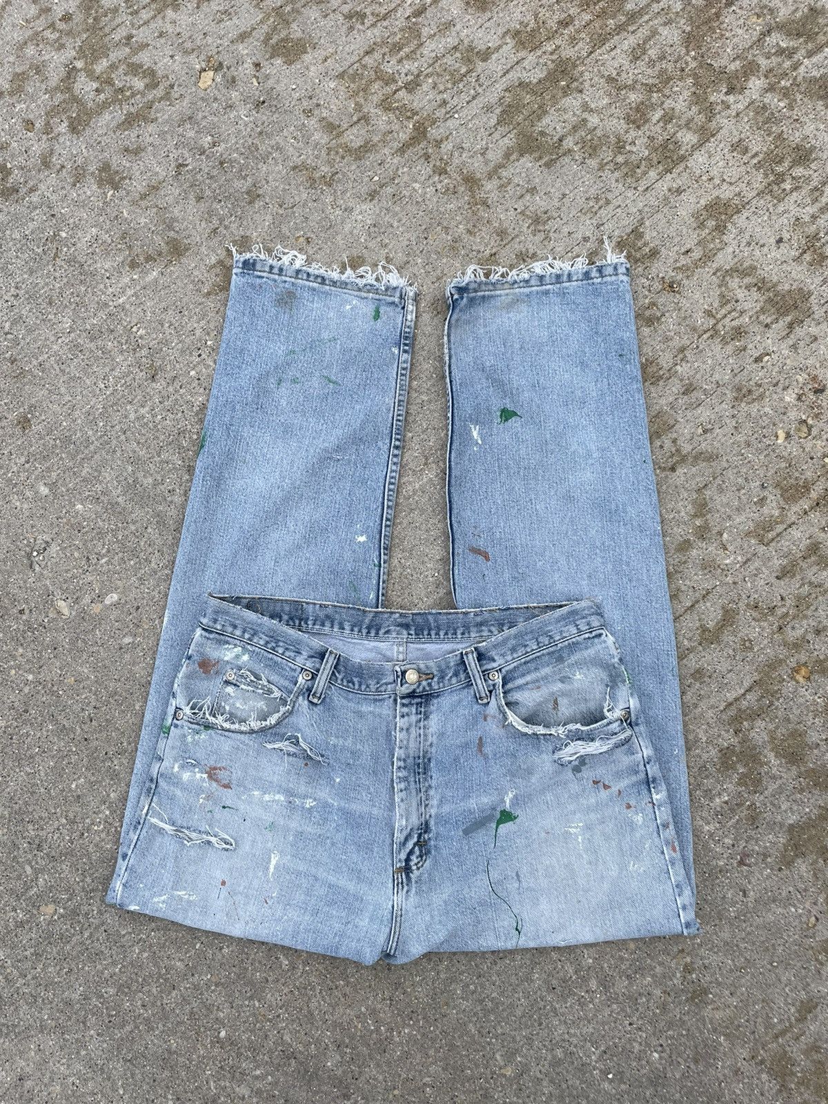 Vintage 1990’s Light Wash Wrangler Distressed Painters Jeans