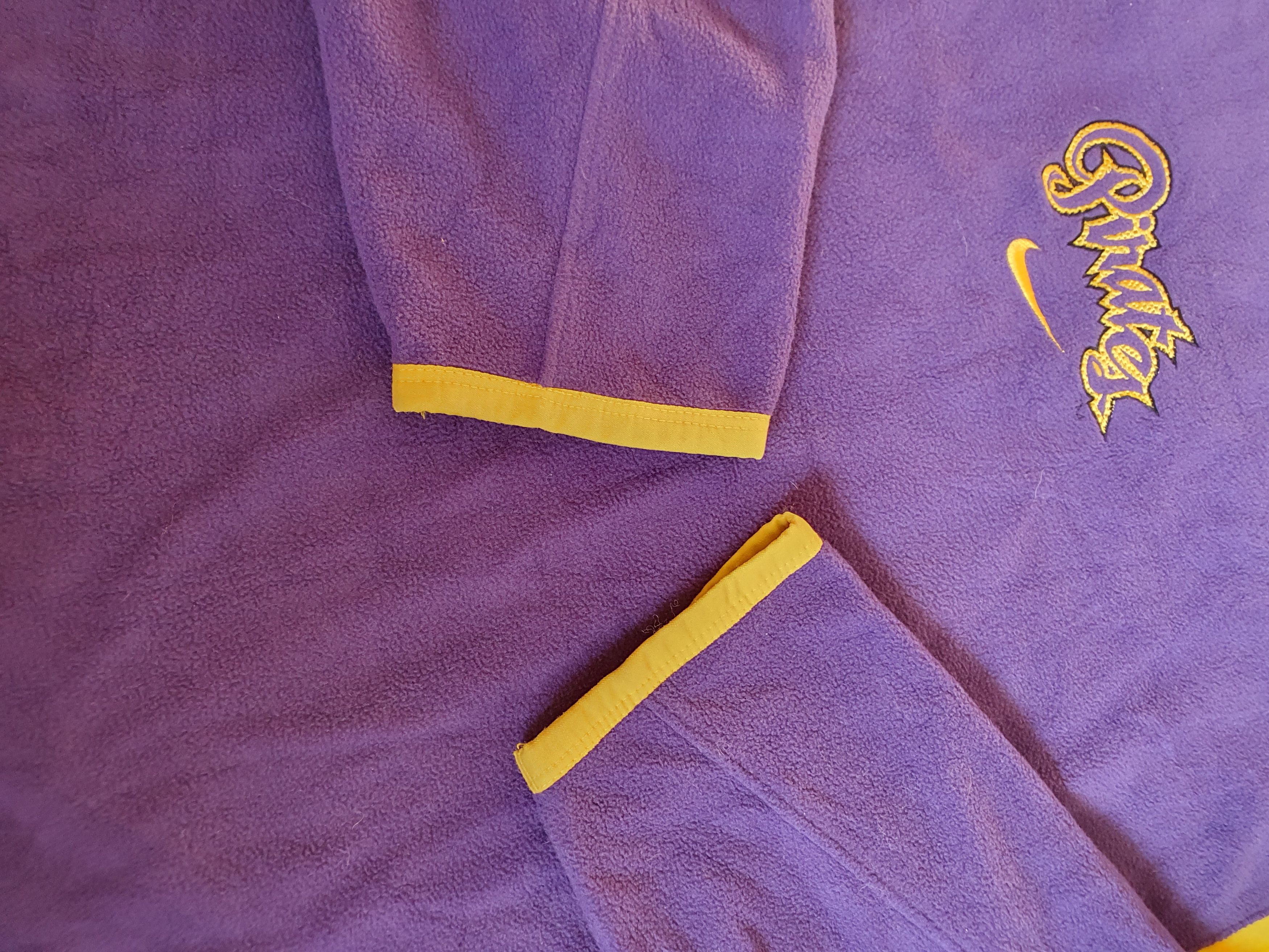 Nike Nike Fit Therma Center Swoosh ECU Pirats fleece,sz L Size US L / EU 52-54 / 3 - 13 Thumbnail