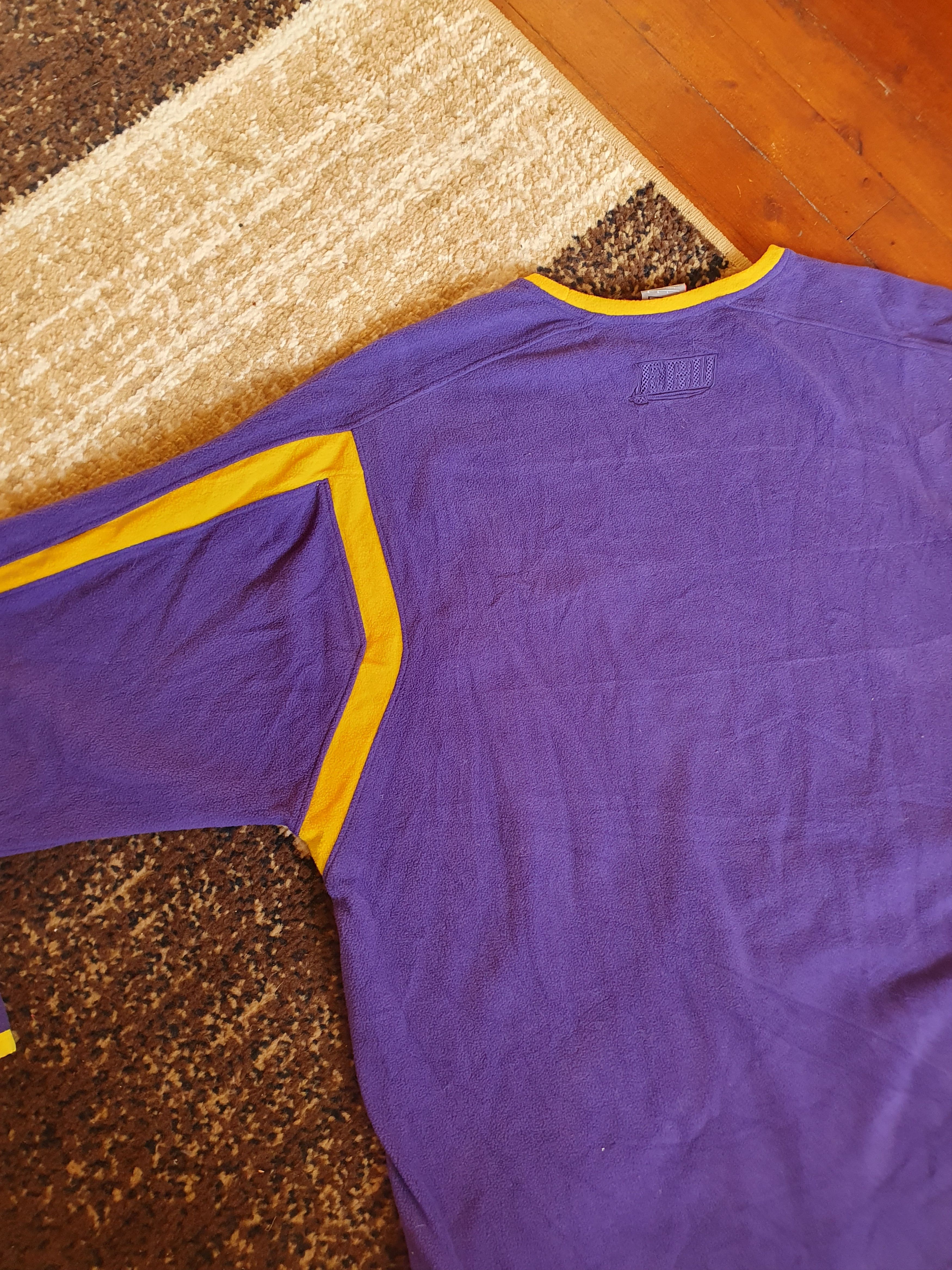 Nike Nike Fit Therma Center Swoosh ECU Pirats fleece,sz L Size US L / EU 52-54 / 3 - 17 Thumbnail