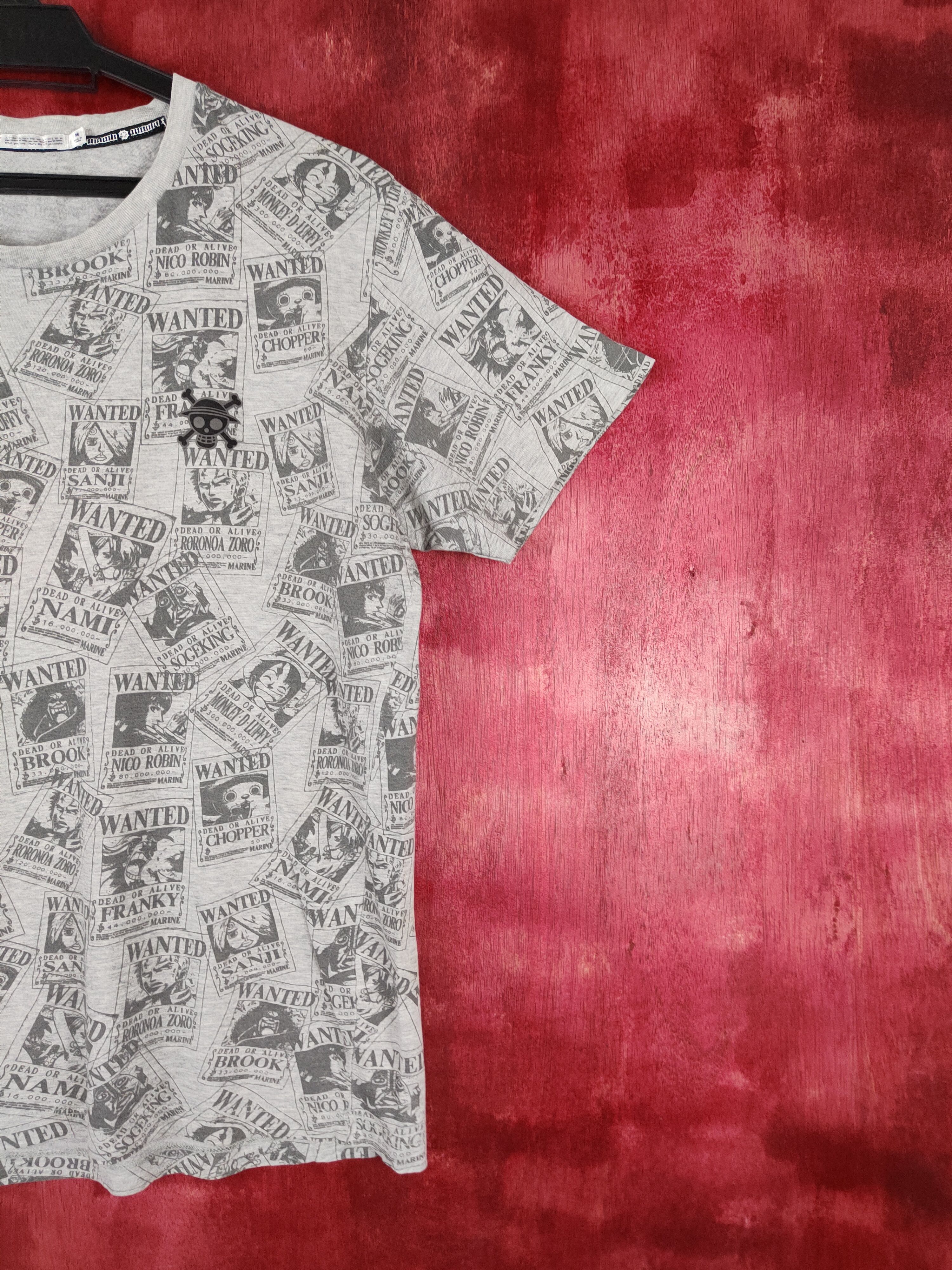 One Piece Uniqlo-One Piece Wanted Gray Short Sleeve T-shirt #S646 Size US M / EU 48-50 / 2 - 7 Thumbnail
