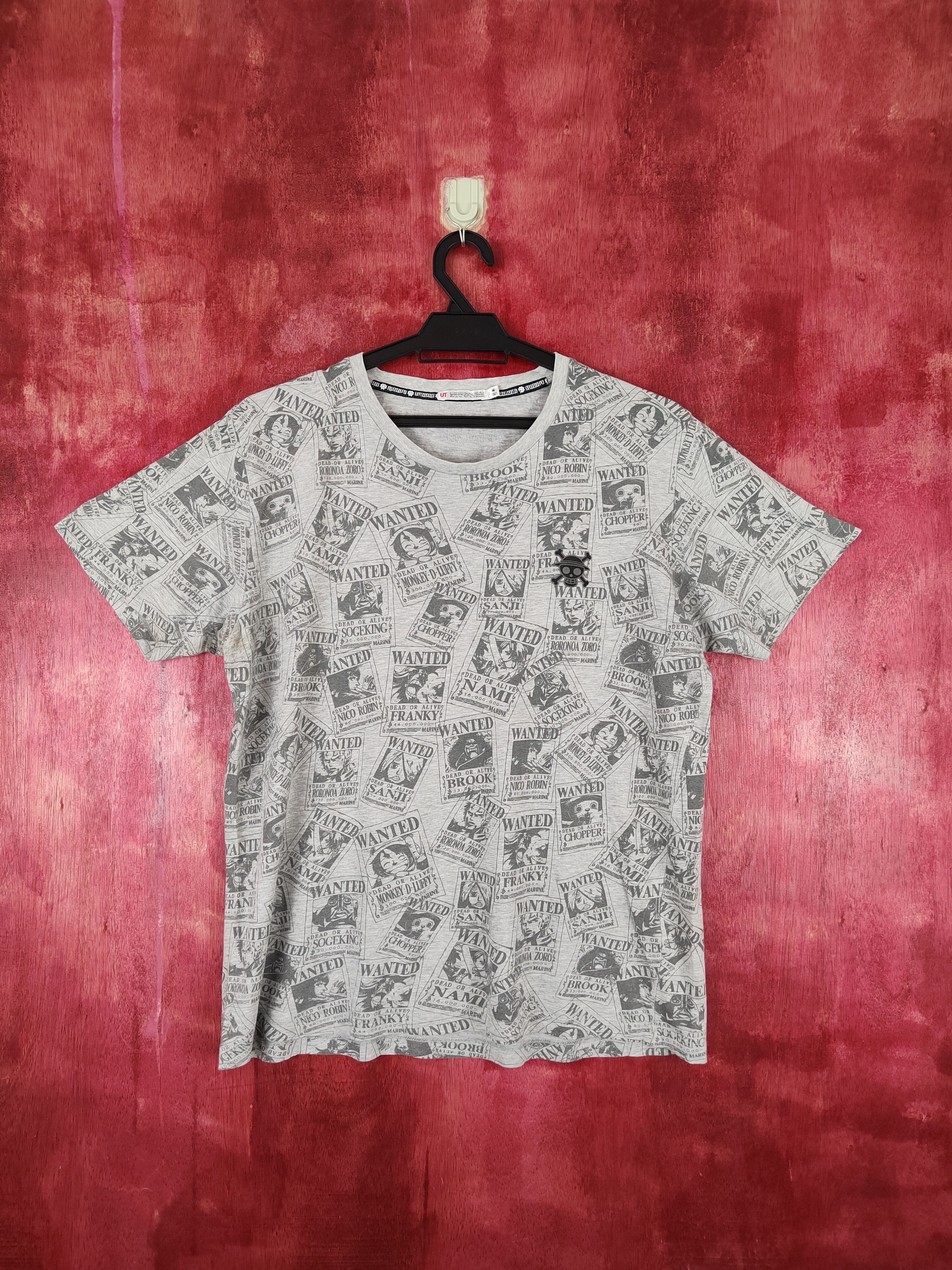 One Piece Uniqlo-One Piece Wanted Gray Short Sleeve T-shirt #S646 Size US M / EU 48-50 / 2 - 1 Thumbnail