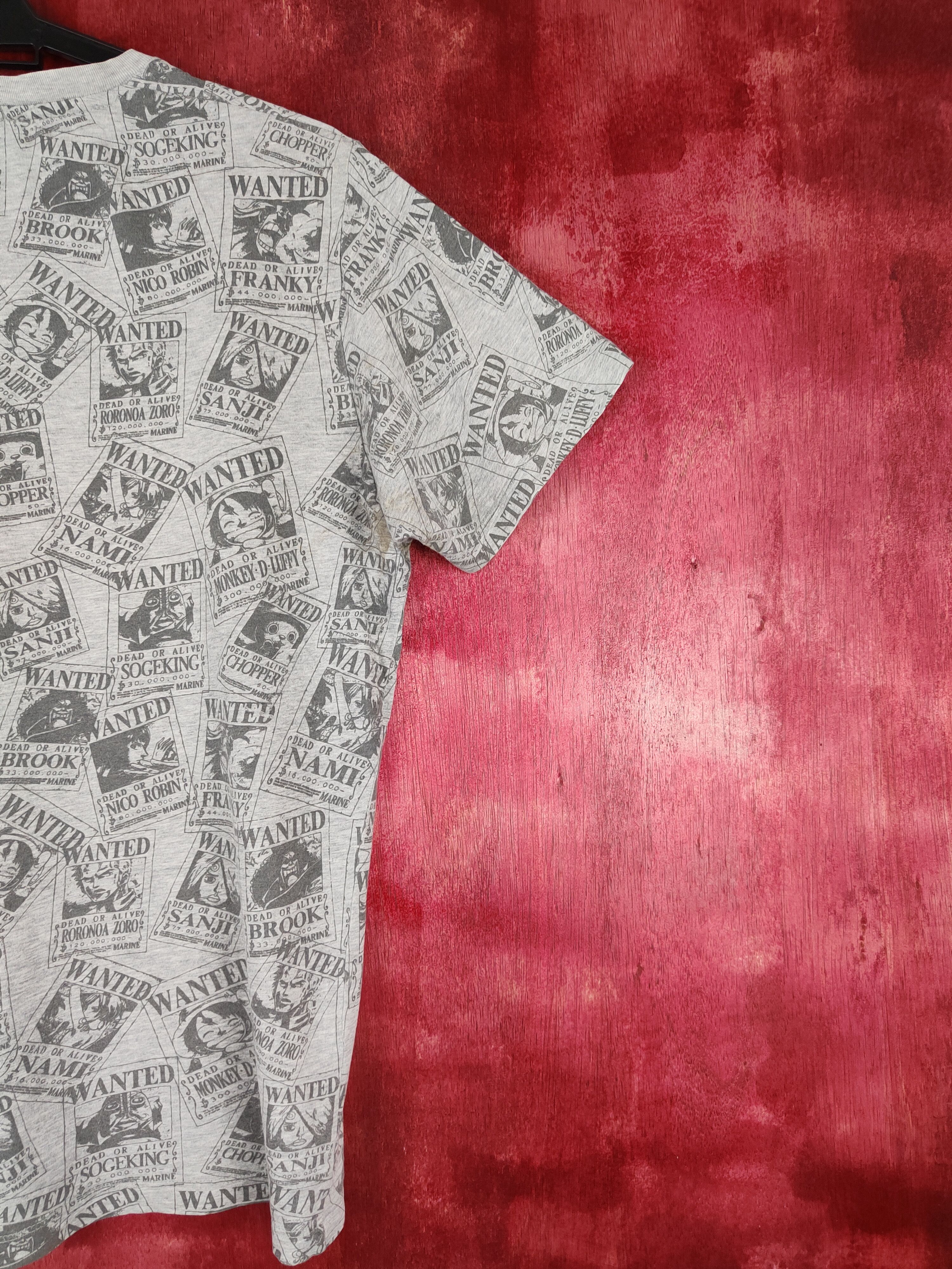 One Piece Uniqlo-One Piece Wanted Gray Short Sleeve T-shirt #S646 Size US M / EU 48-50 / 2 - 11 Thumbnail