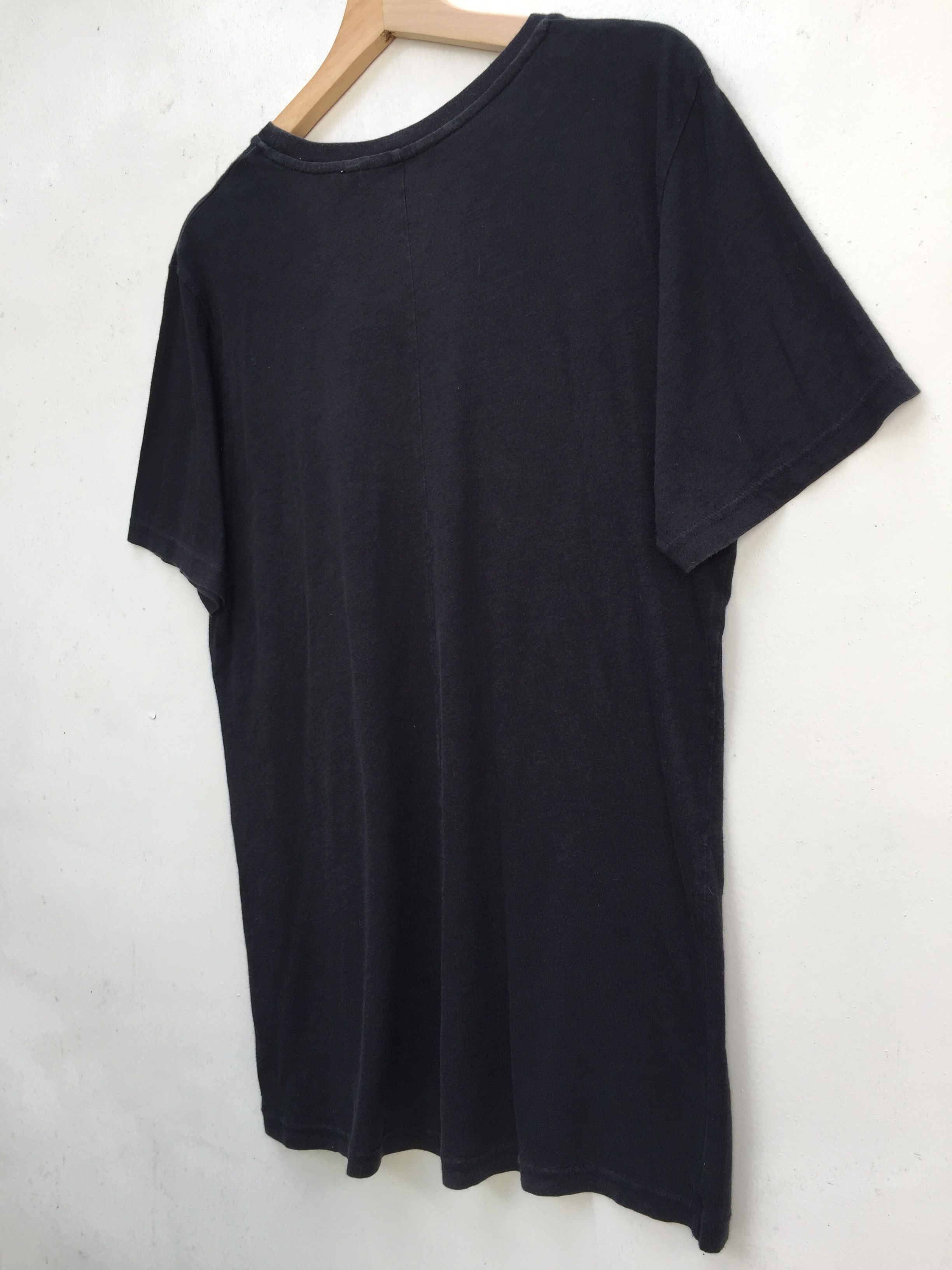 Jun Takahashi Undercover Uniqlo Black Short Sleeve Tshirt Size US M / EU 48-50 / 2 - 9 Thumbnail