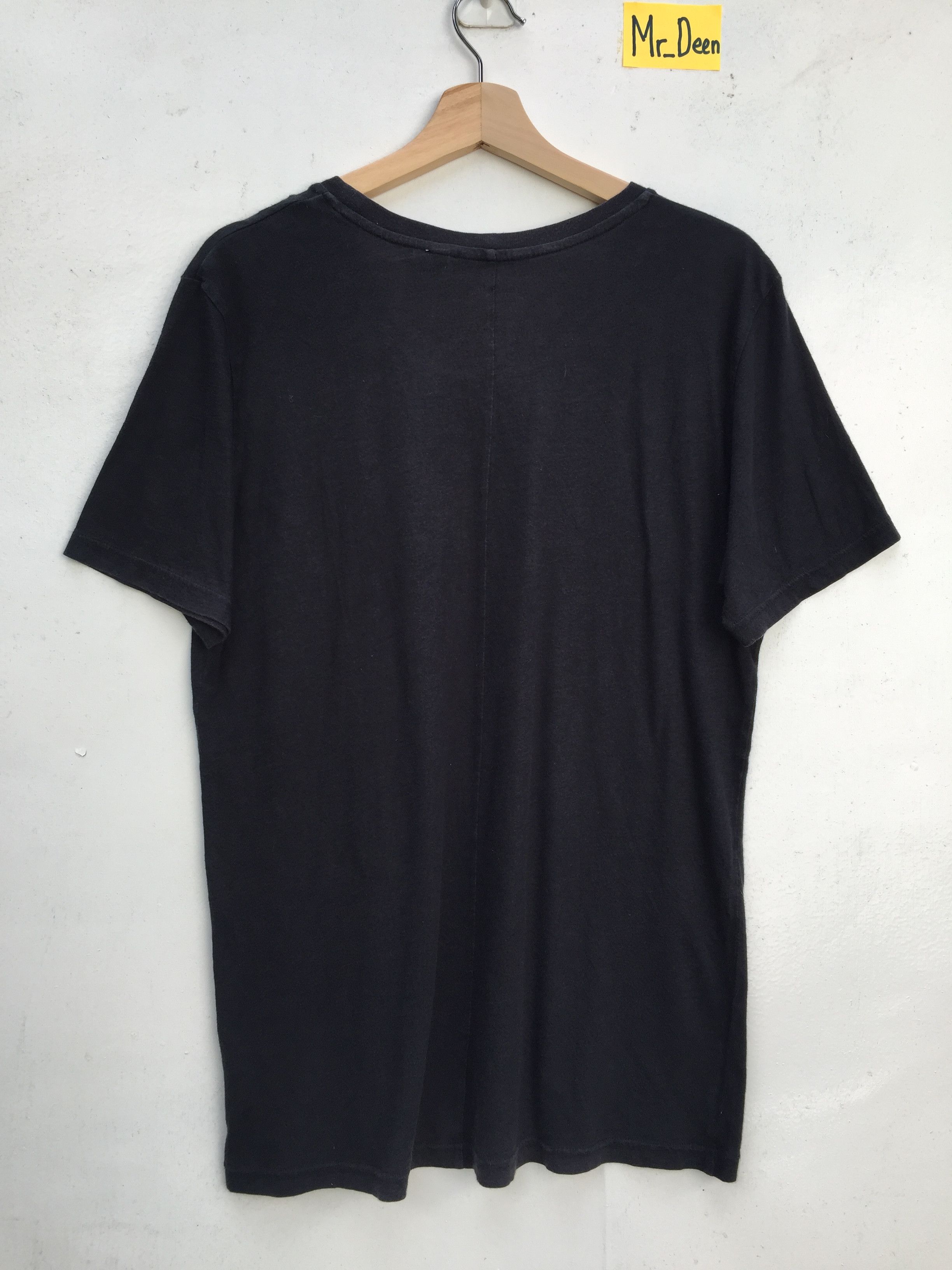 Jun Takahashi Undercover Uniqlo Black Short Sleeve Tshirt Size US M / EU 48-50 / 2 - 7 Thumbnail