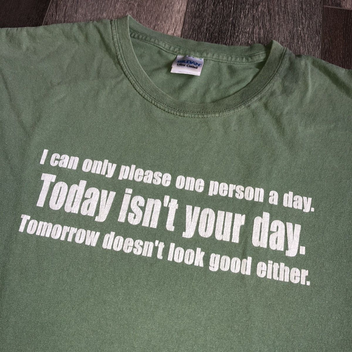 Vintage Vintage 2000s I Can Only Please One Person A Day Parody Tee Size US XL / EU 56 / 4 - 1 Thumbnail