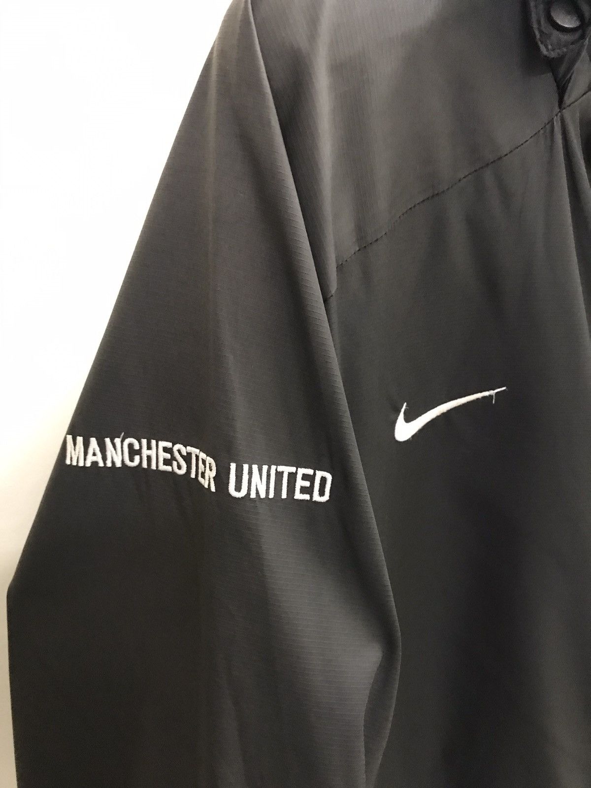 Nike × Vintage Vintage Nike Swoosh Windbreaker Manchester United Nike Acg Size US XL / EU 56 / 4 - 6 Thumbnail