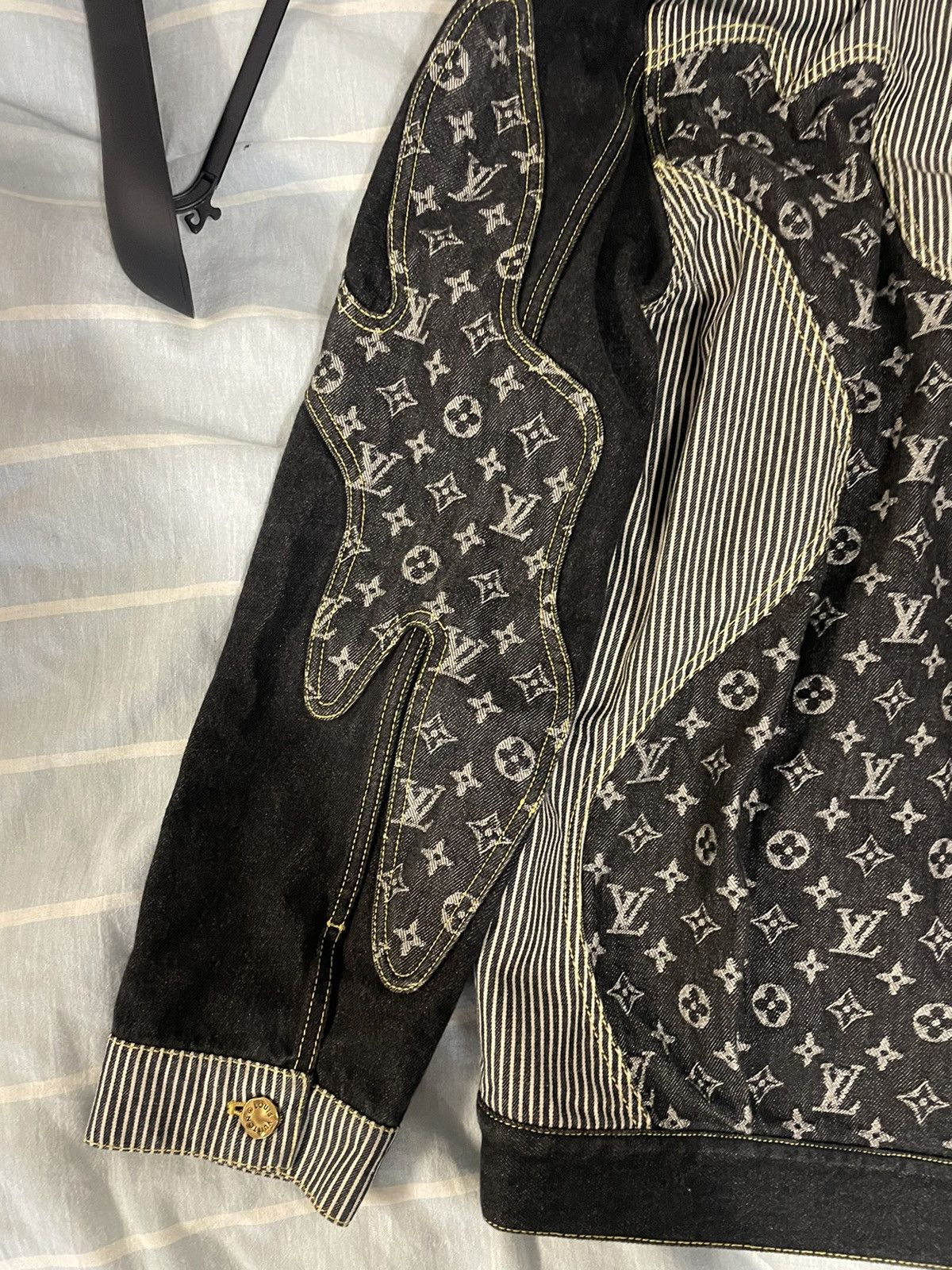 Louis Vuitton Custom 1 of 1 LV Mens Jacket Size US M / EU 48-50 / 2 - 9 Thumbnail