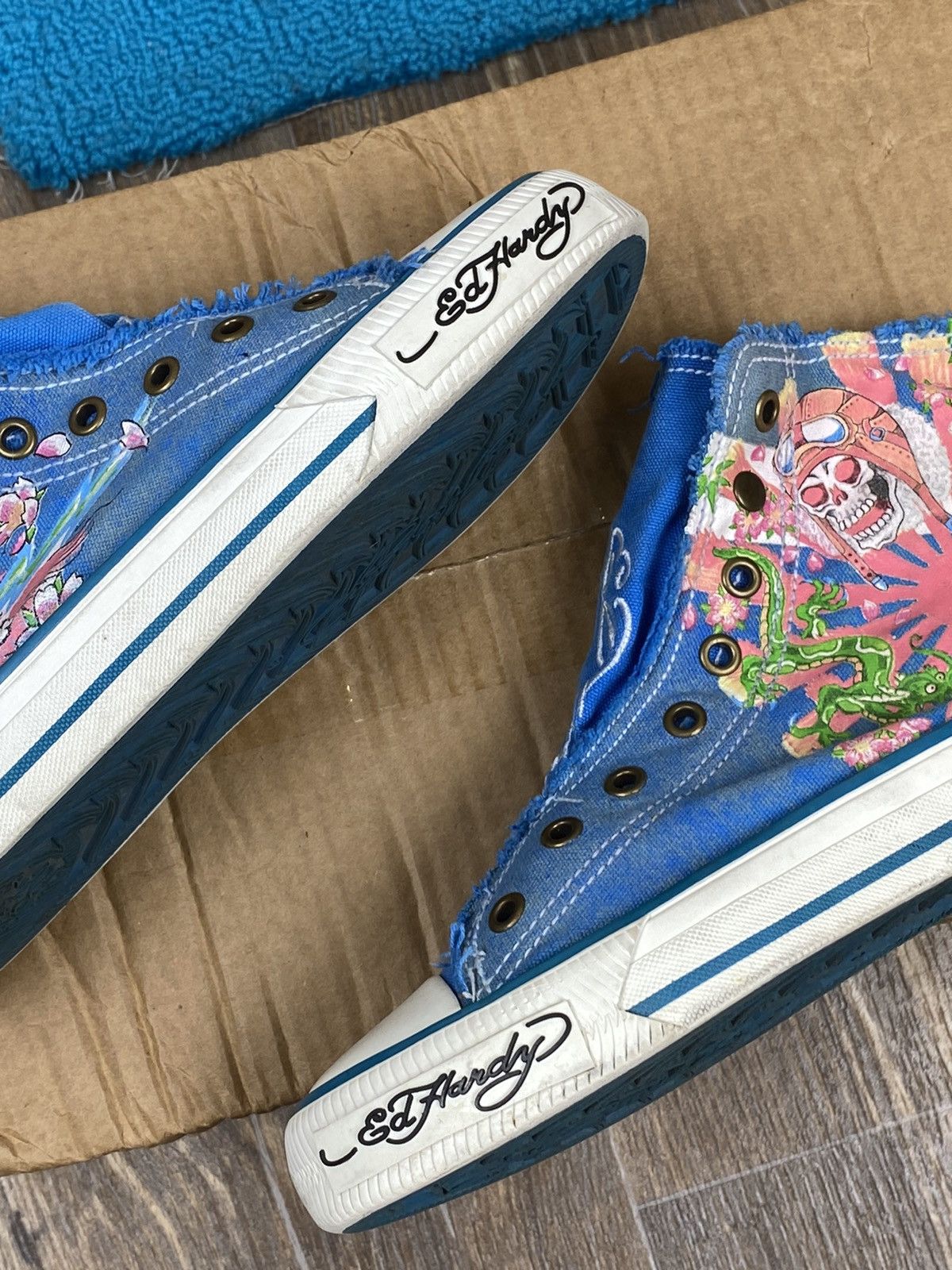 Christian Audigier Ed Hardy sculls distressed hi top blue shoes sneakers Size US 7 / EU 40 - 7 Thumbnail
